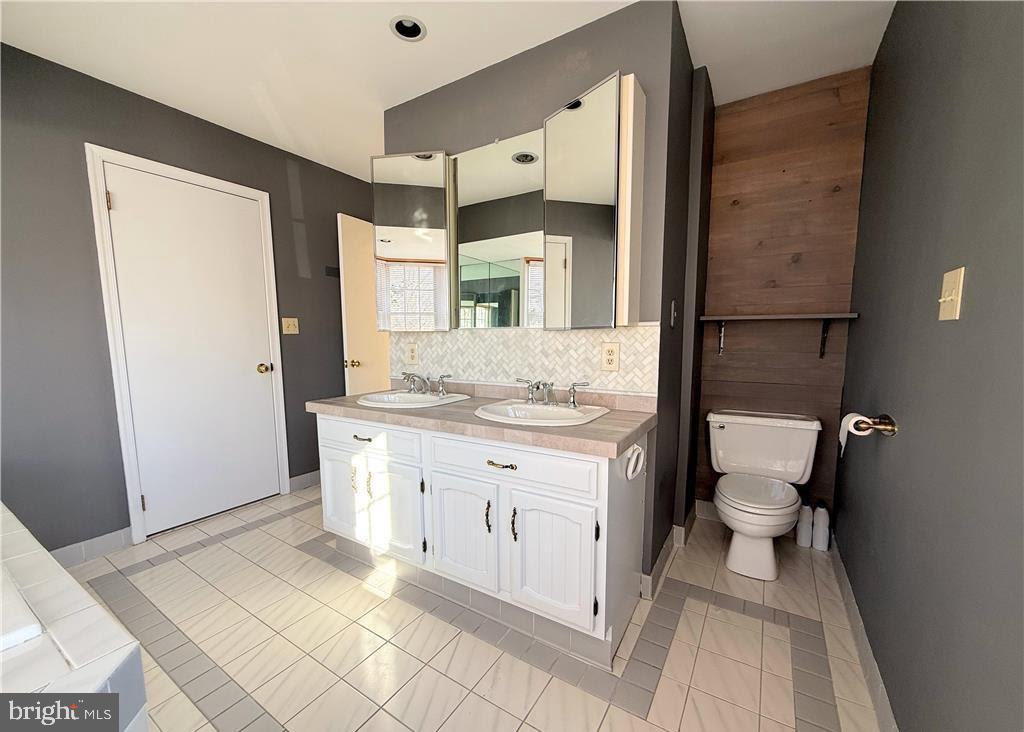 PARK PLACE CONDOS - Residential