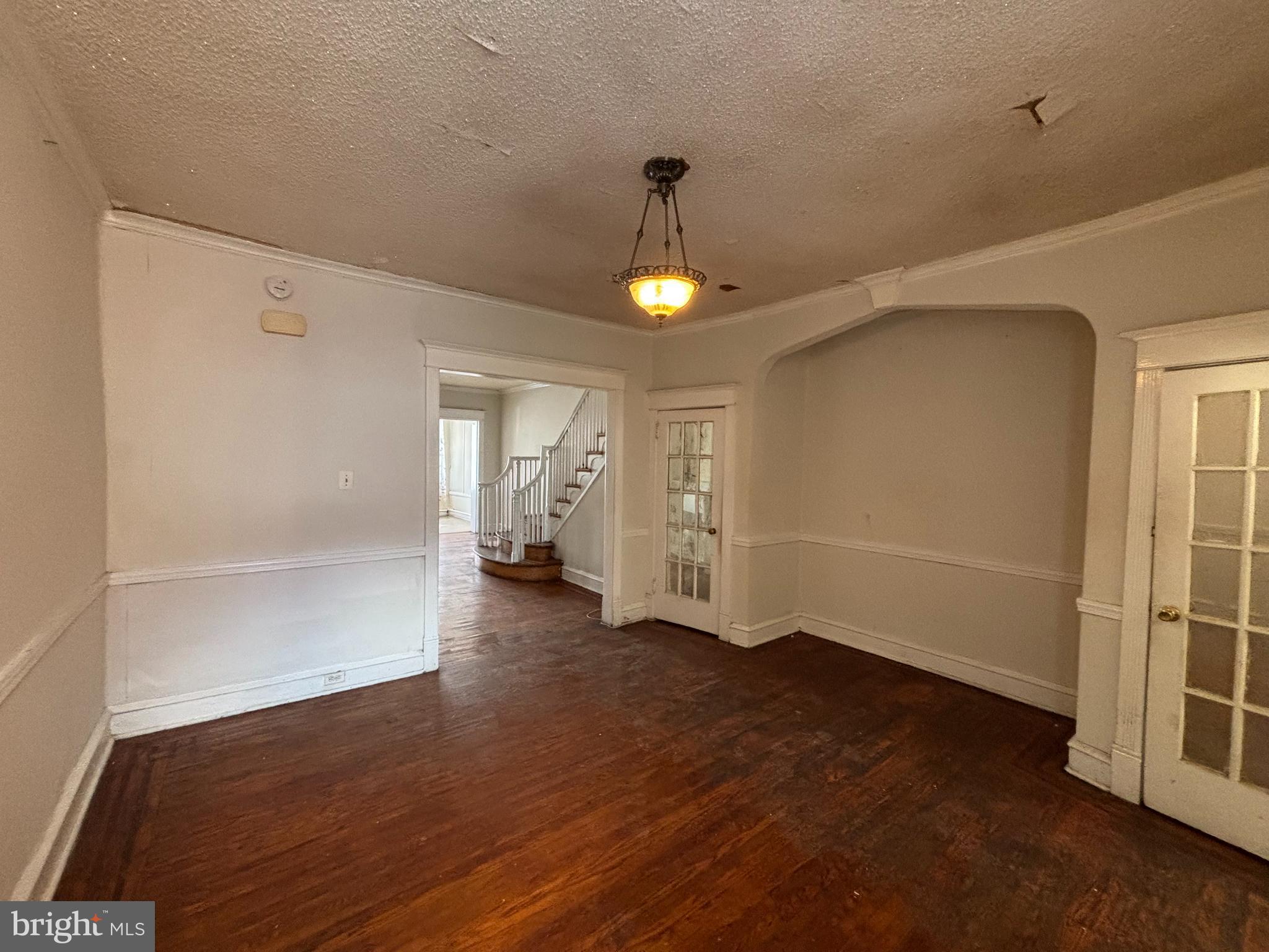 5914 WARRINGTON AVENUE