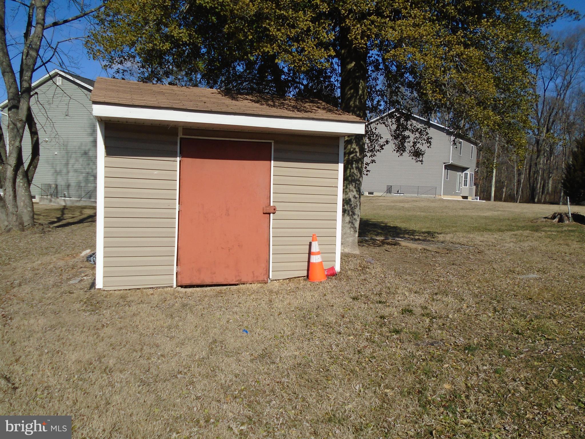 MIDDLE RIVER - Residential Lease