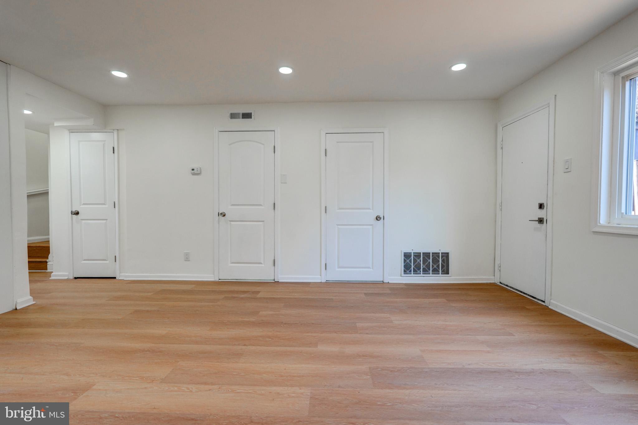 BEL PRE SQUARE - Residential