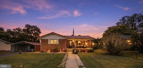 Homes For Sale - 207 Clements Street<br/> MOOREFIELD, WV 26836