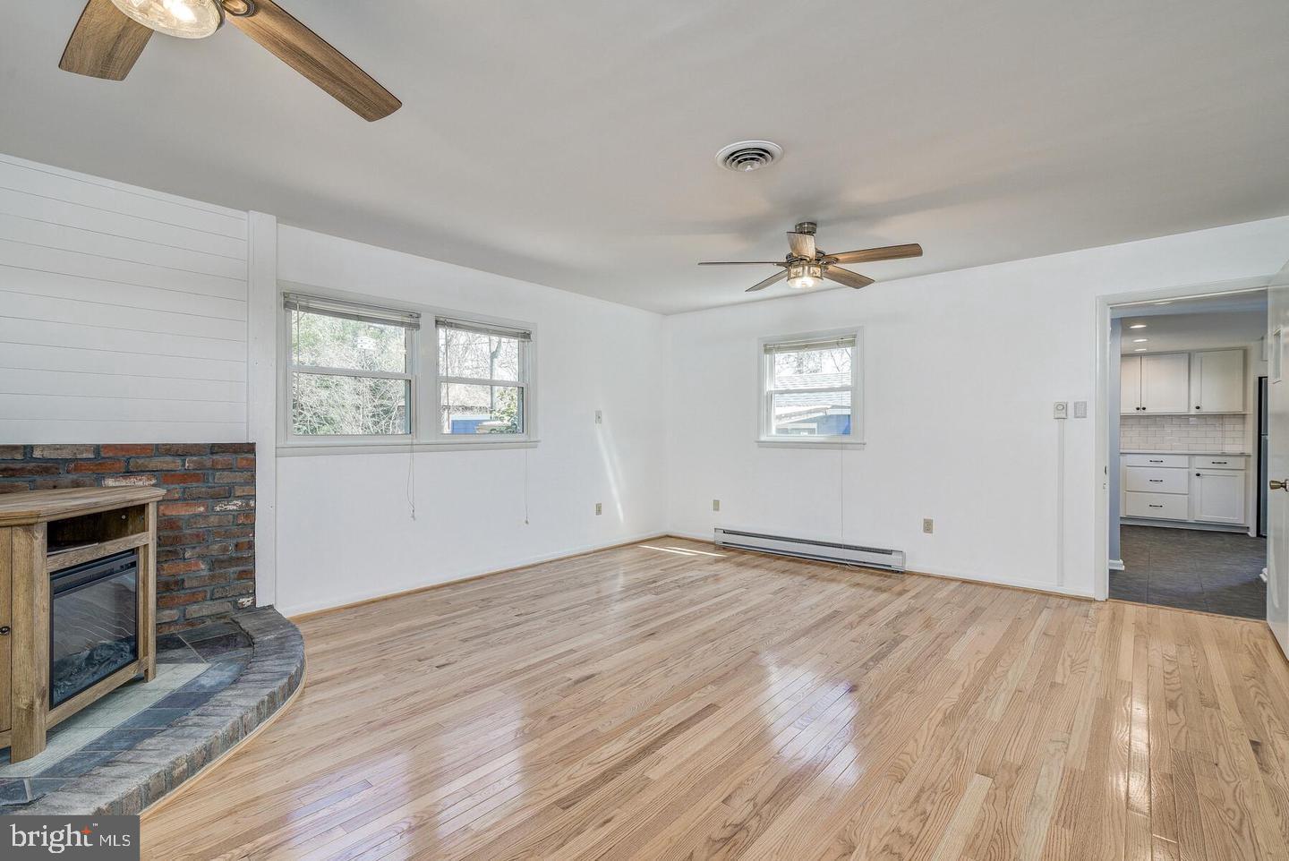 RIVERDALE PARK - Residential Lease