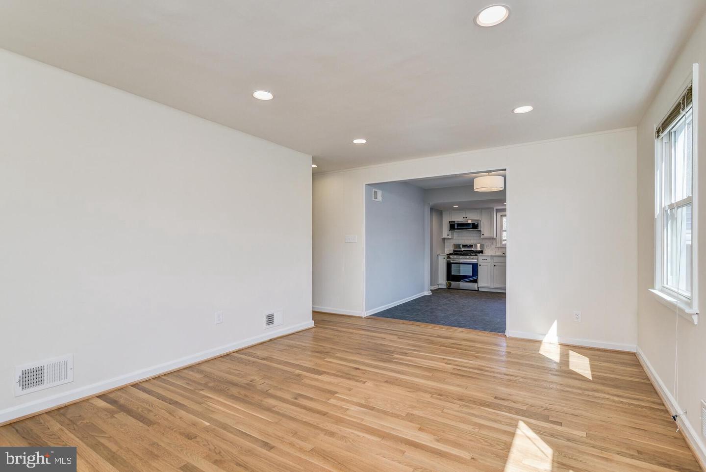 RIVERDALE PARK - Residential Lease