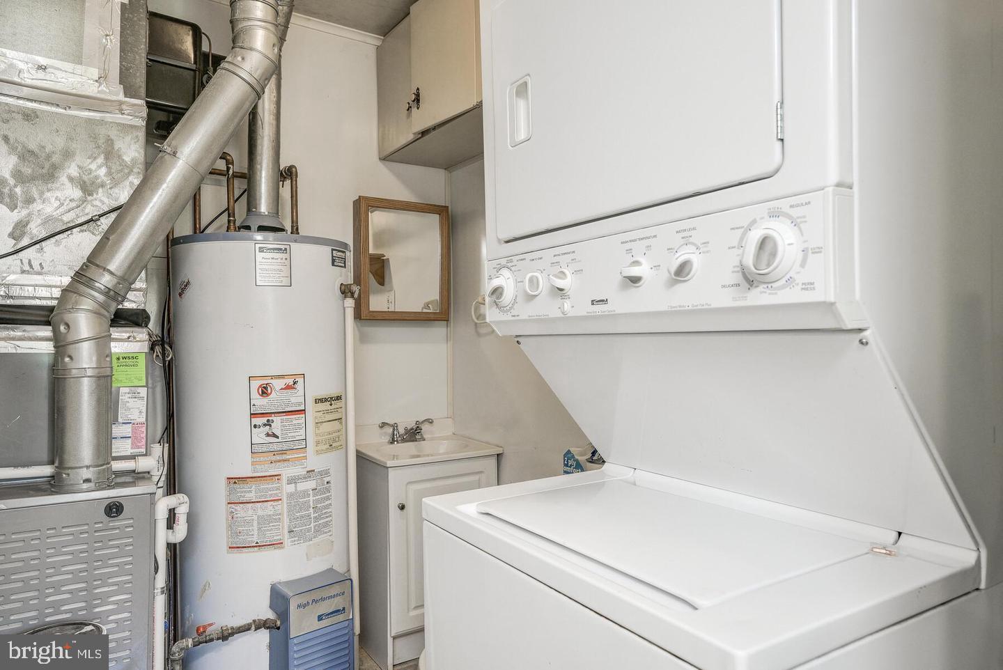 RIVERDALE PARK - Residential Lease