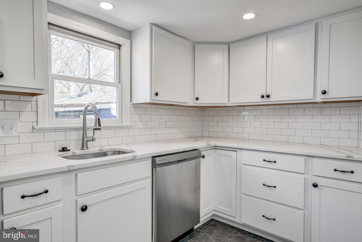 RIVERDALE PARK - Residential Lease