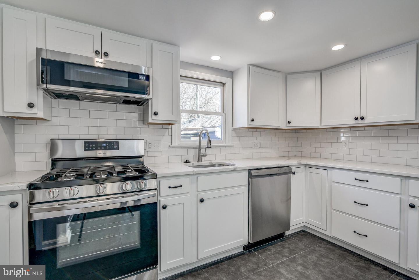 RIVERDALE PARK - Residential Lease