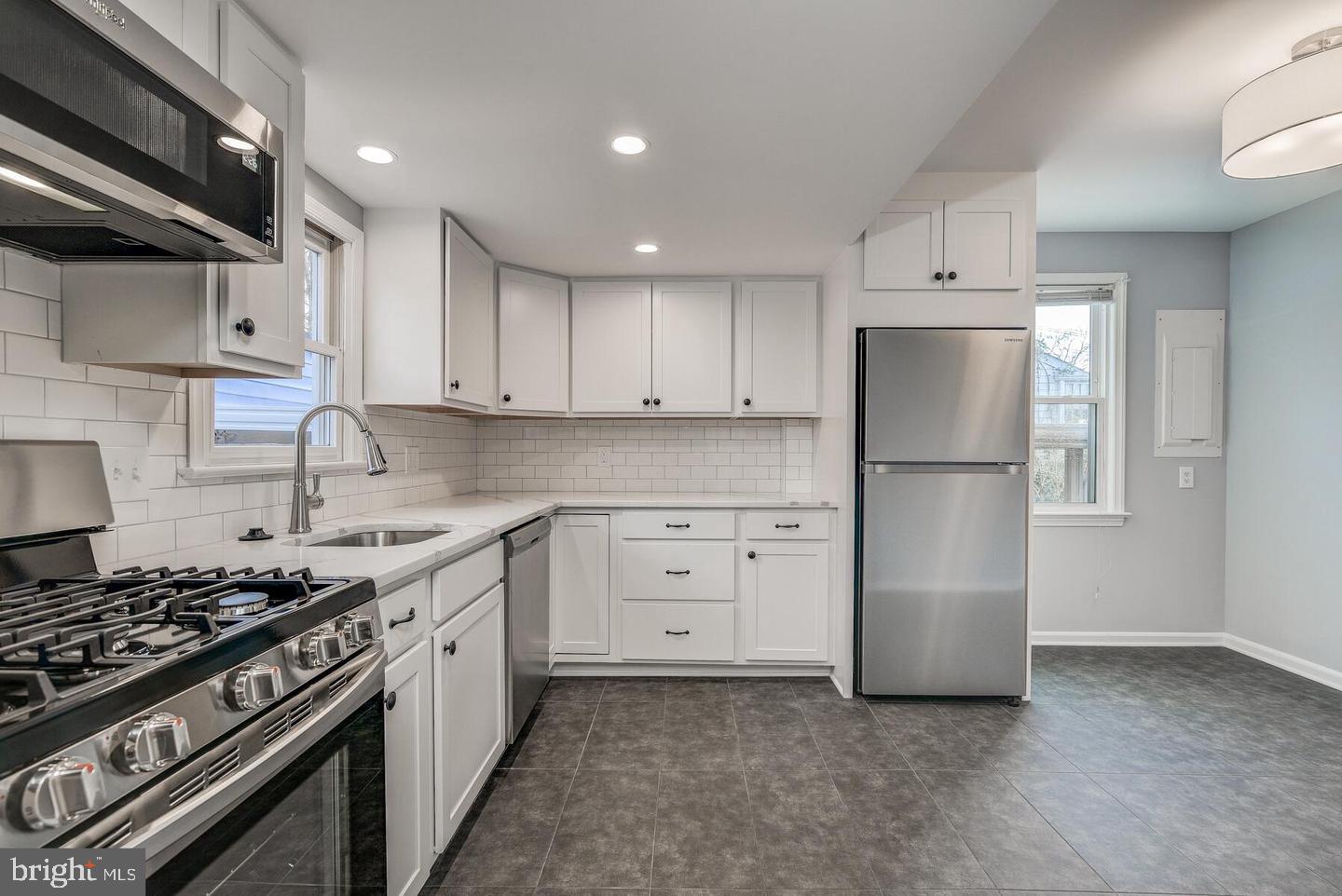 RIVERDALE PARK - Residential Lease