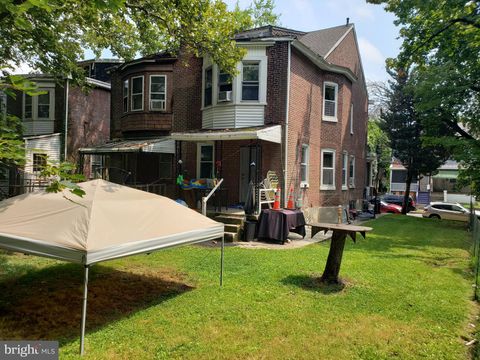 Townhouse For Sale - 39 Edgemere Avenue<br/> TRENTON, NJ 08618