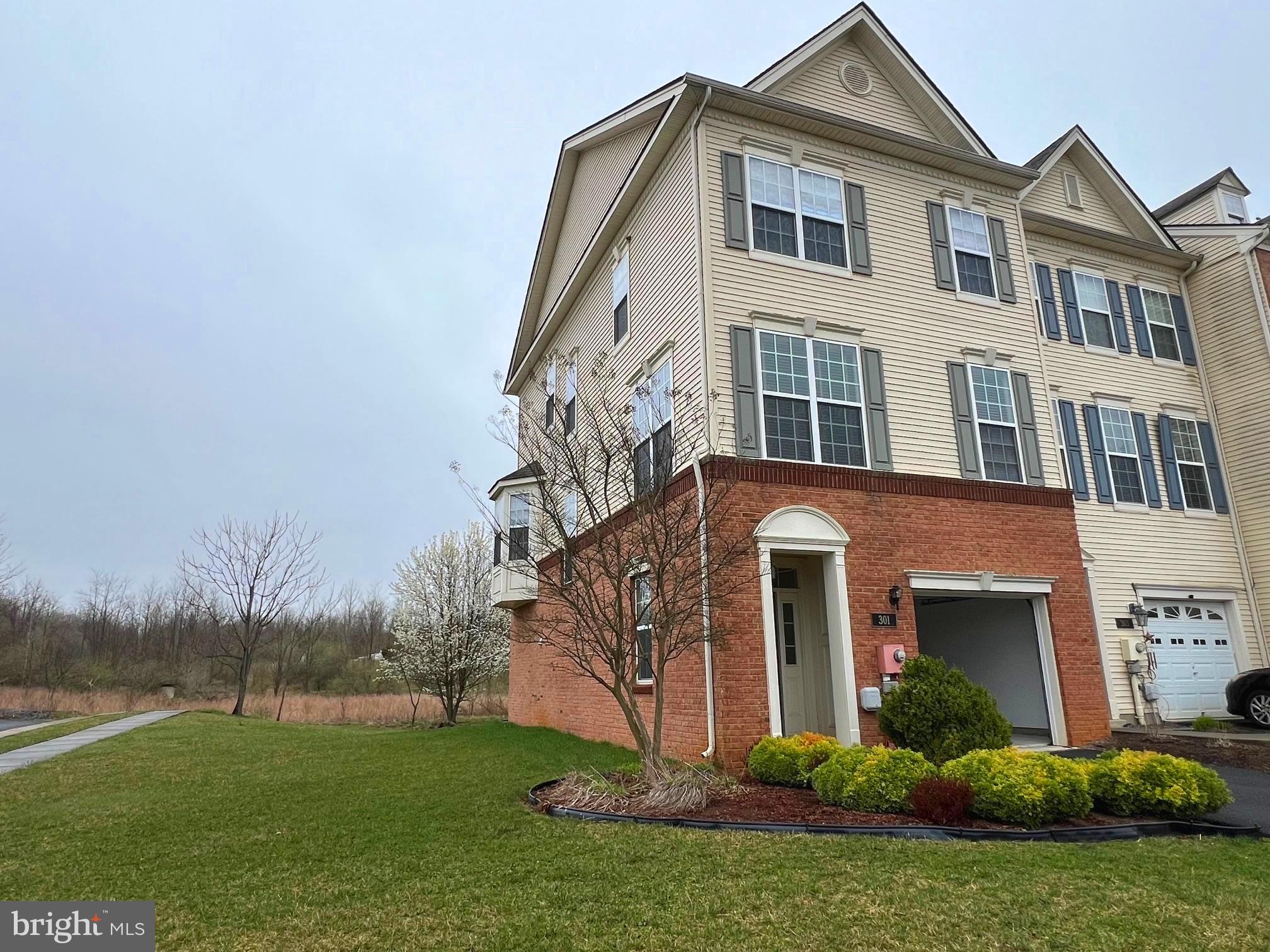 MARTINSBURG STATION - Residential Lease