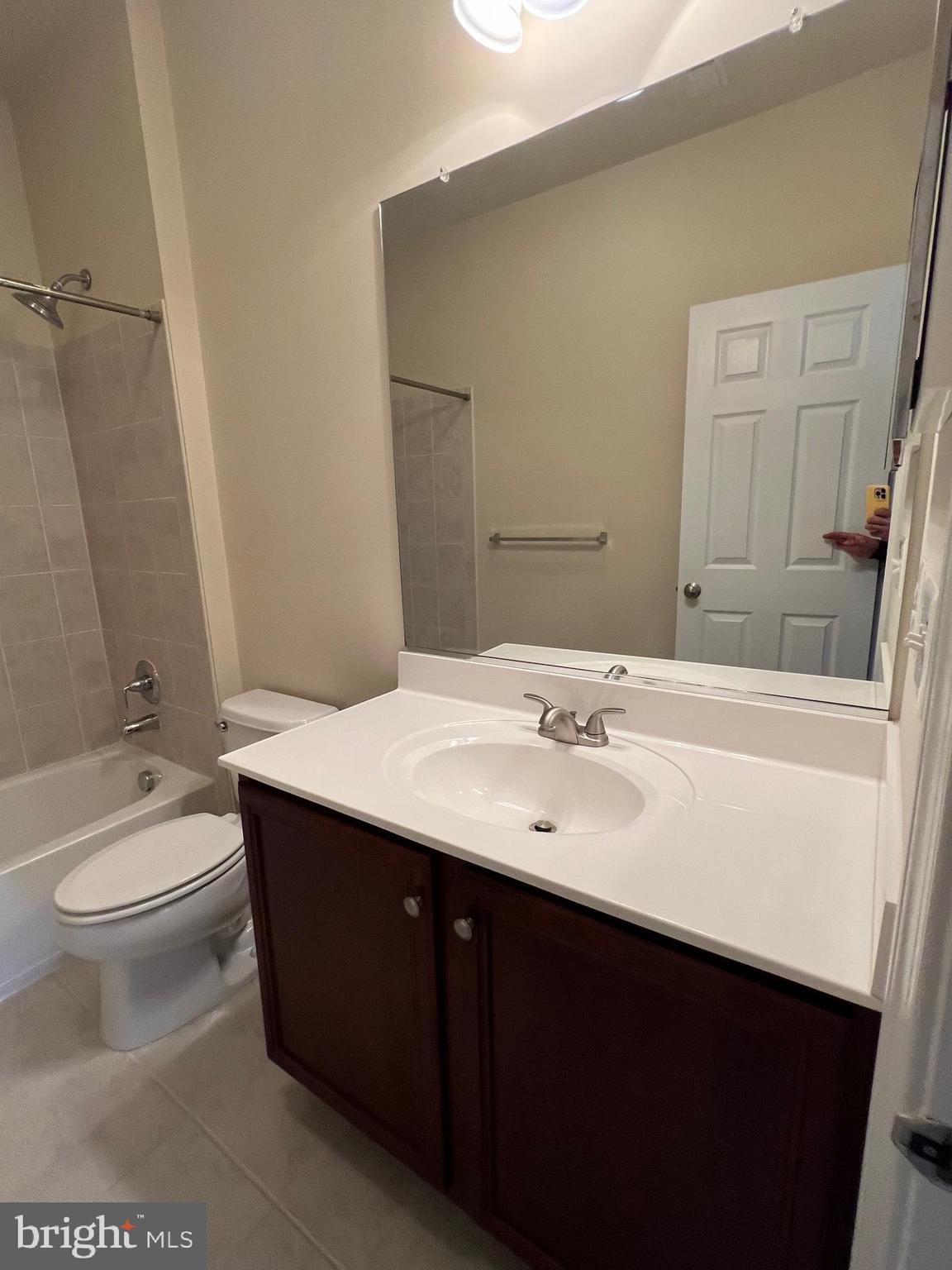 MARTINSBURG STATION - Residential Lease