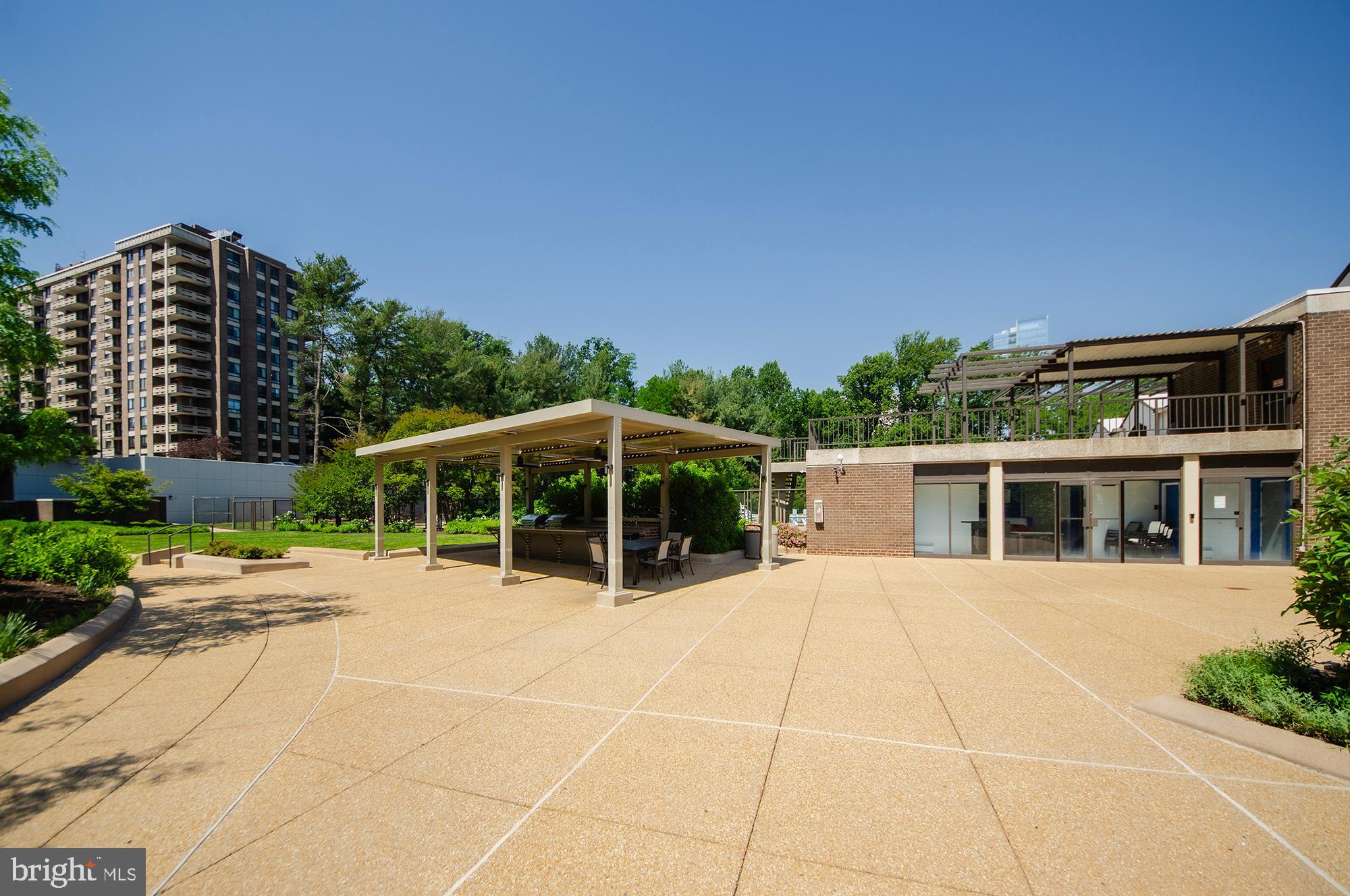 REGENCY AT MCLEAN - Residential