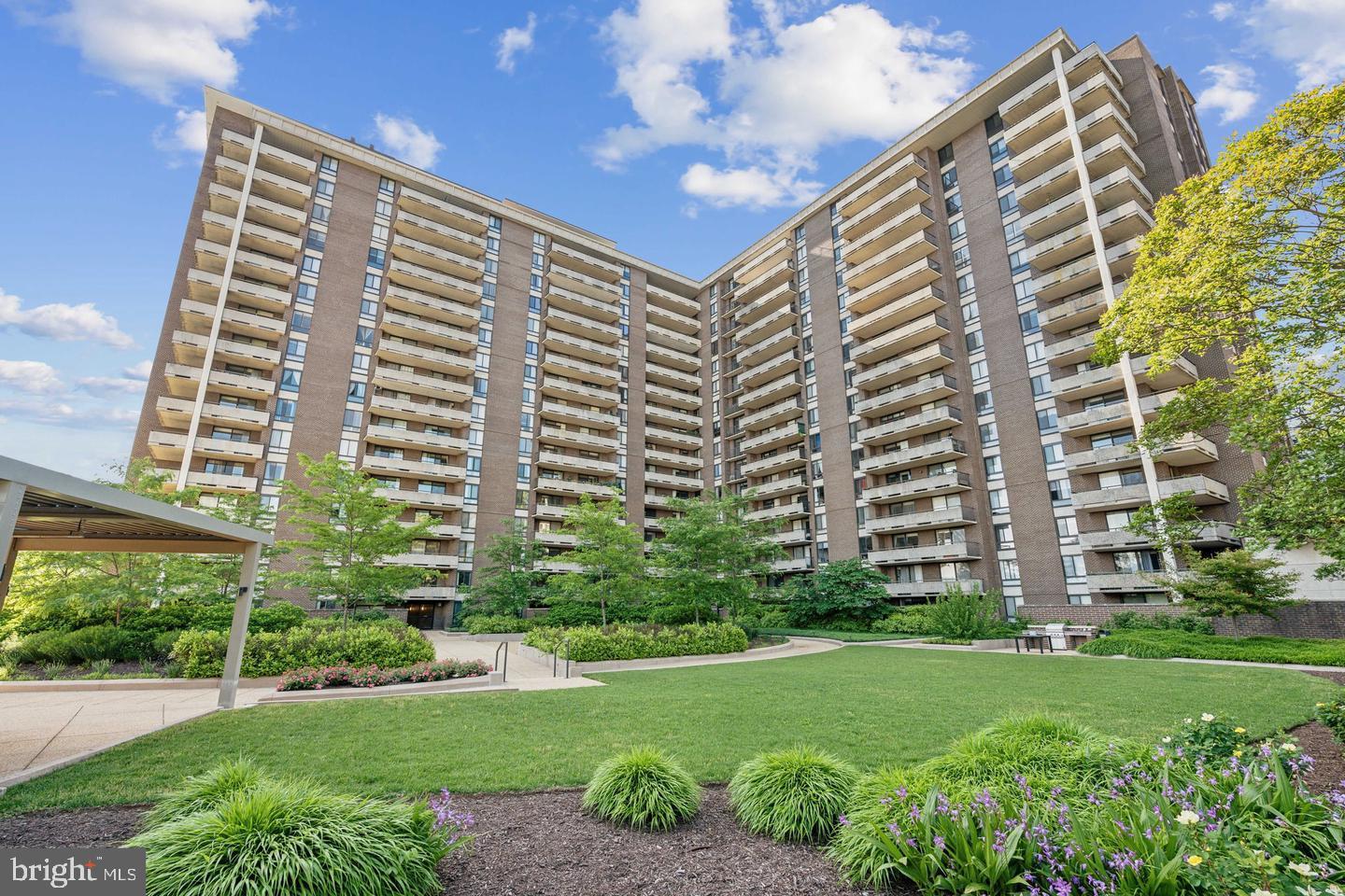 REGENCY AT MCLEAN - Residential