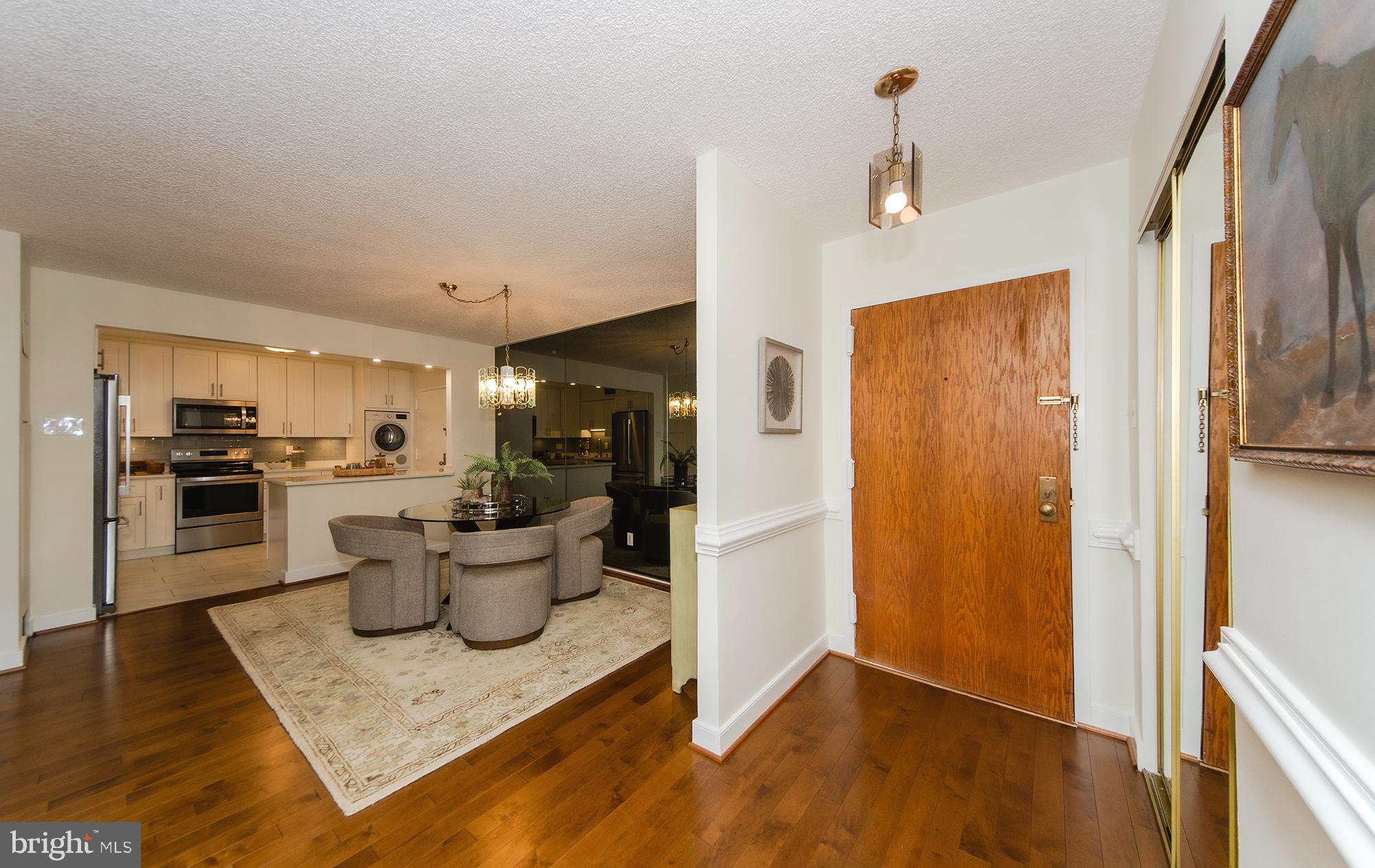 1800 OLD MEADOW ROAD 1018
