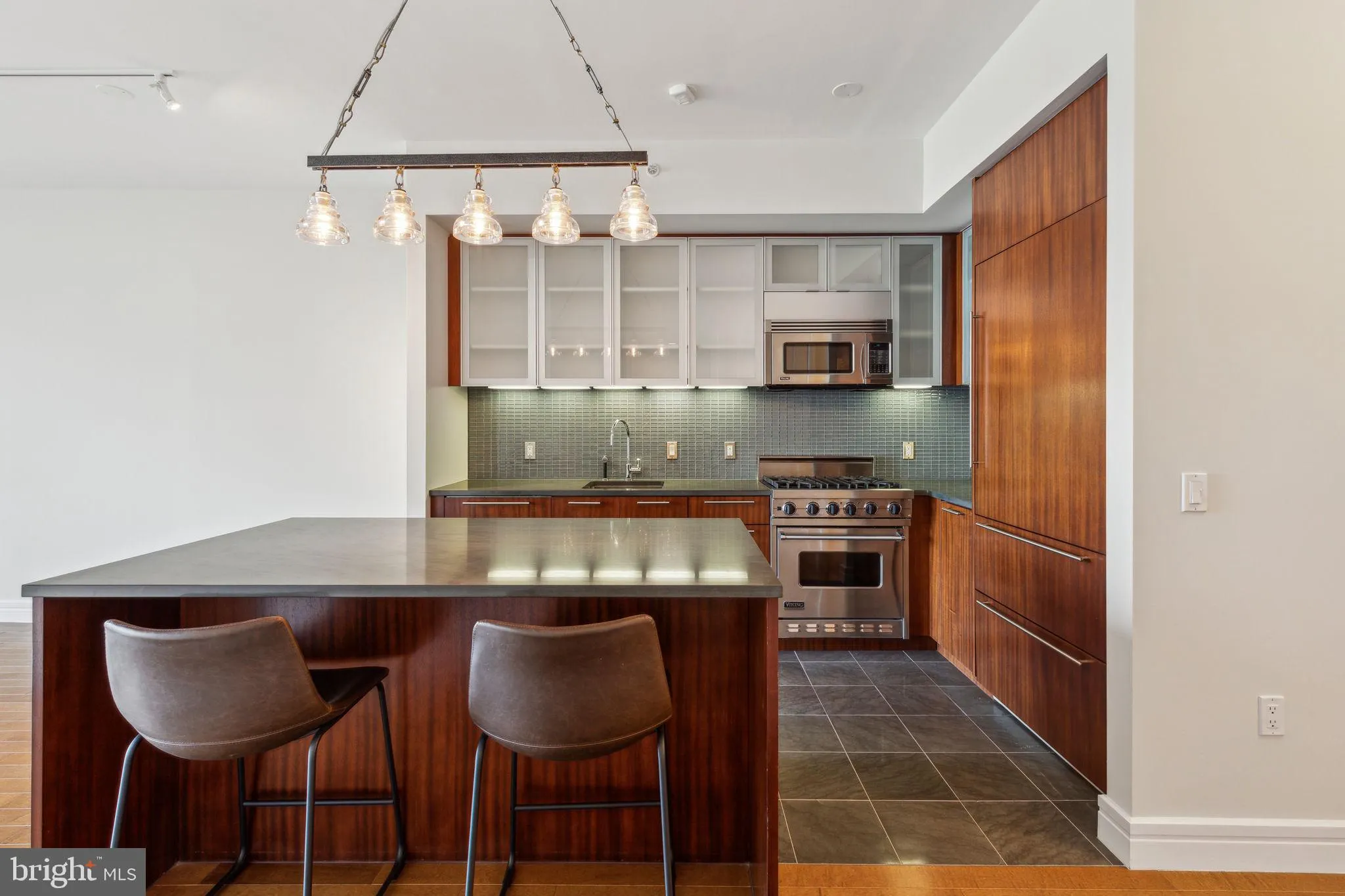 Philadelphia, Pennsylvania 19102, United States, 1 Bedroom Bedrooms, ,2 BathroomsBathrooms,Residential,Active,120578