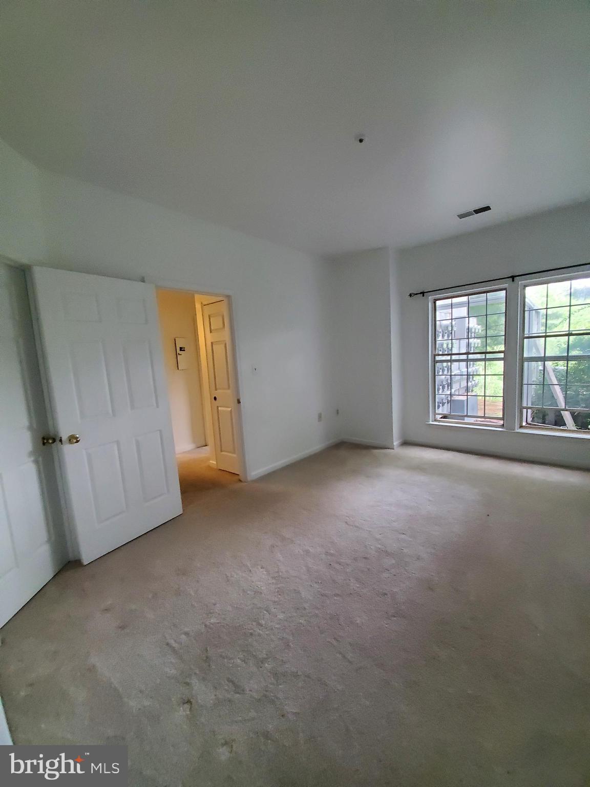 SILVERBROOK FARMS - Residential Lease