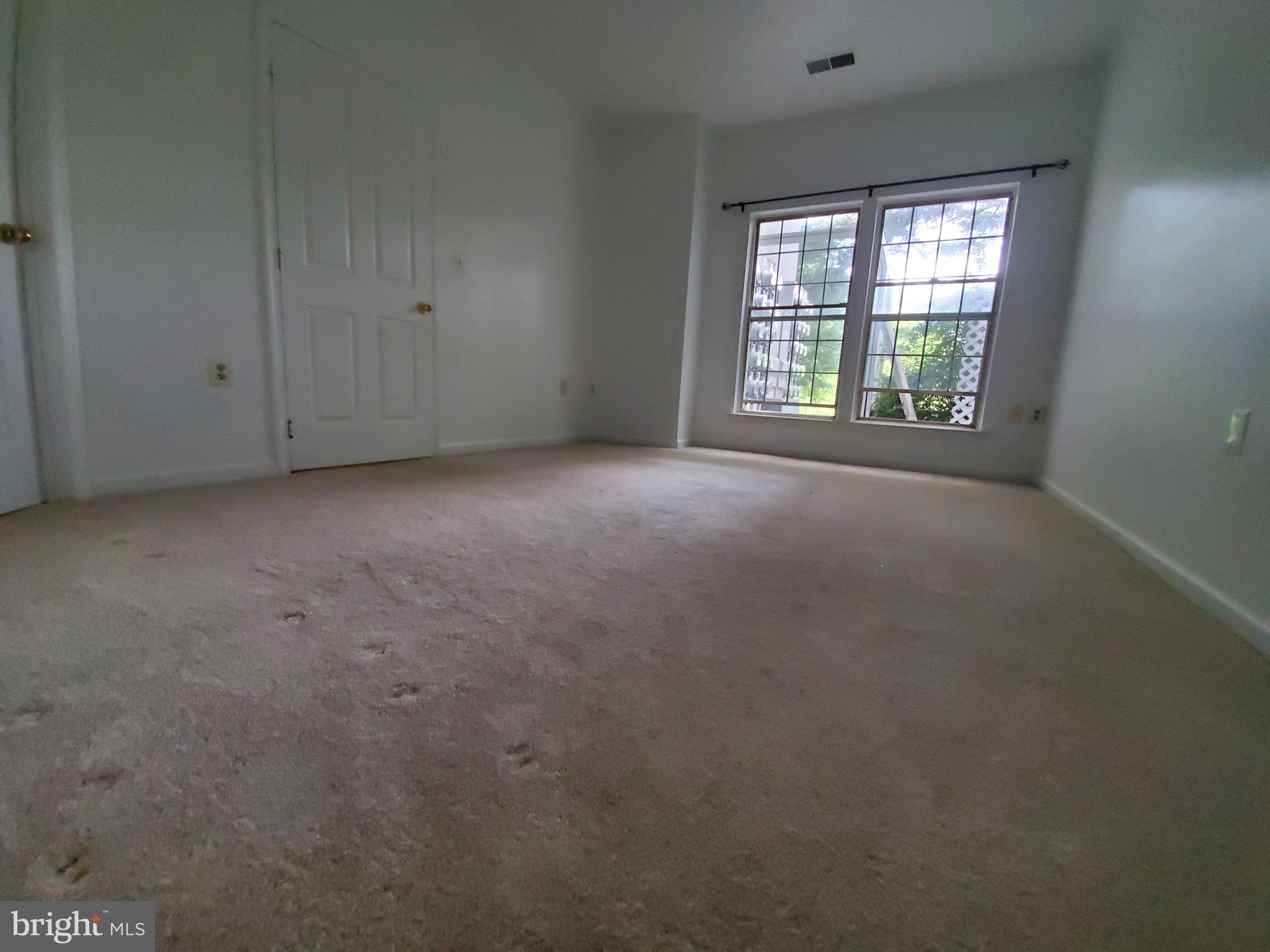 SILVERBROOK FARMS - Residential Lease