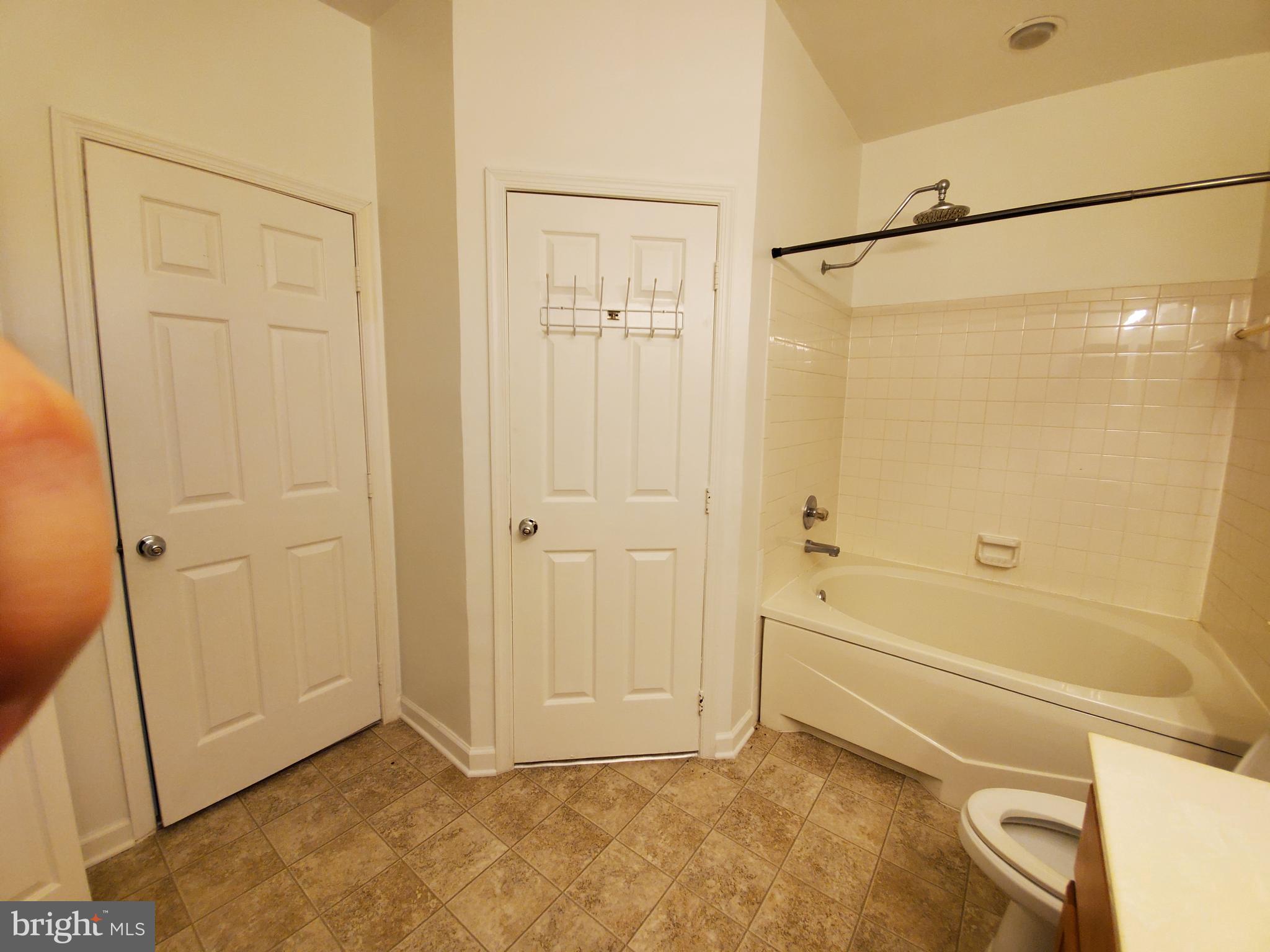 SILVERBROOK FARMS - Residential Lease