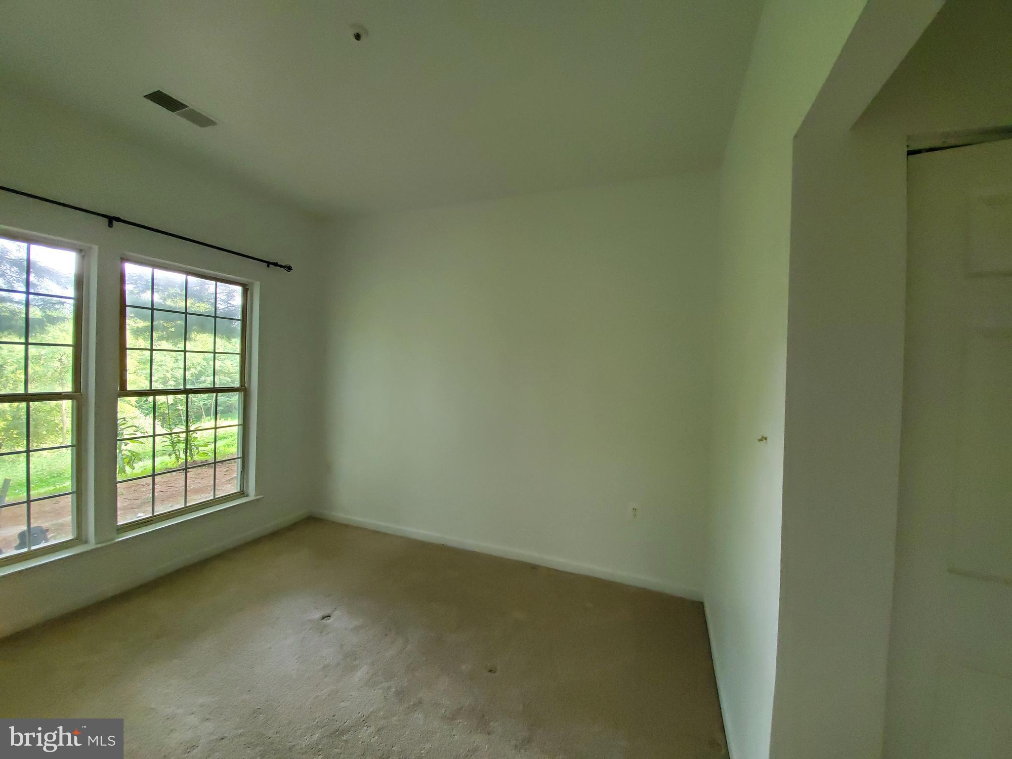 SILVERBROOK FARMS - Residential Lease