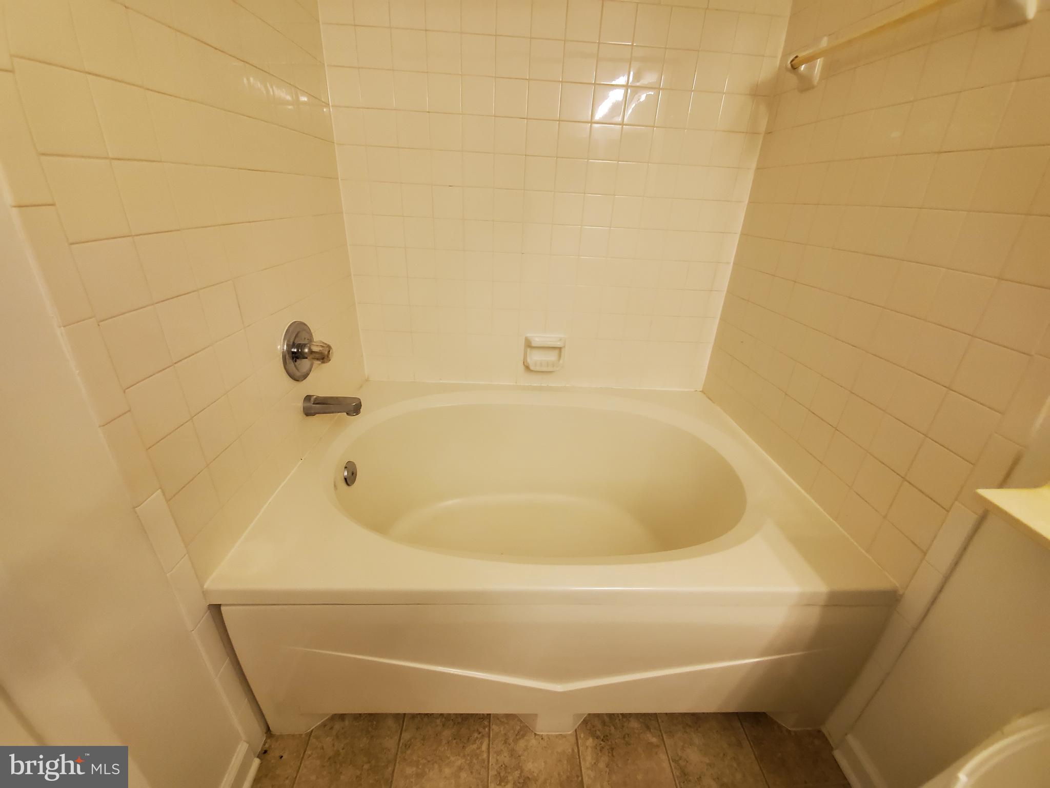 SILVERBROOK FARMS - Residential Lease