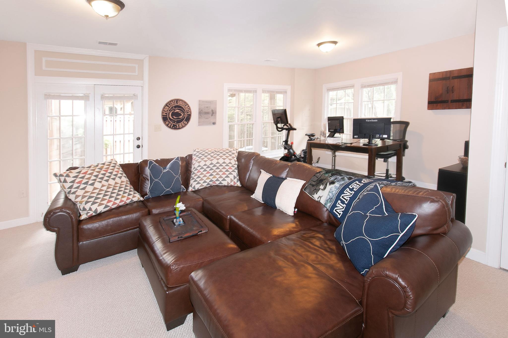 LIFESTYLE AT SULLY STATION - Residential