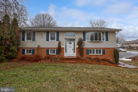 402 PHILMONT DRIVE LANCASTER PA 17601