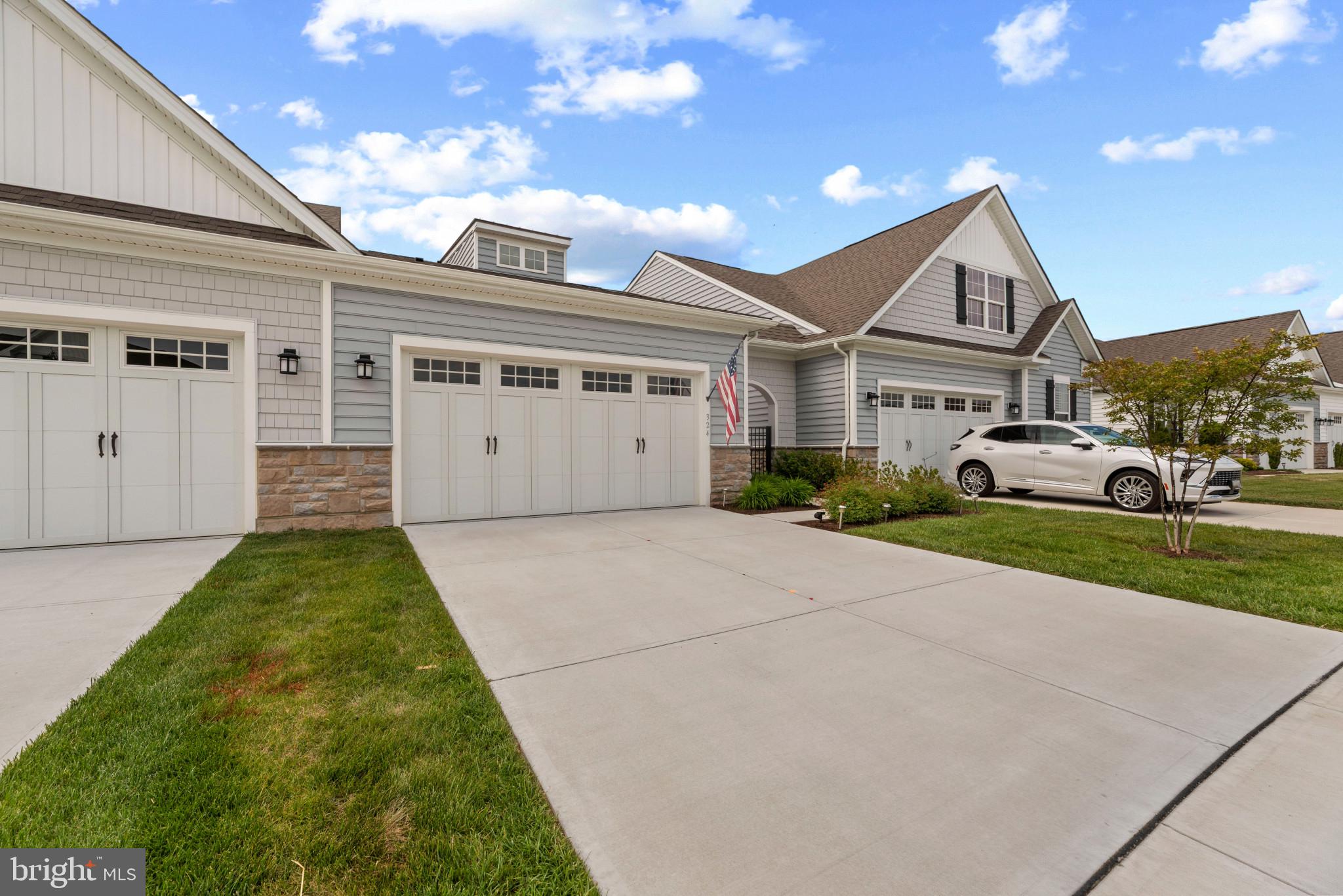 324 MOORINGS CIRCLE 108