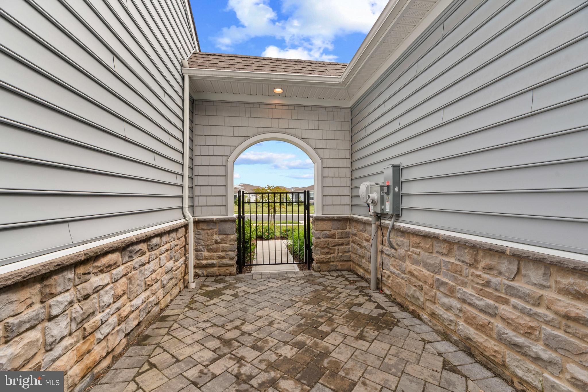 324 MOORINGS CIRCLE 108