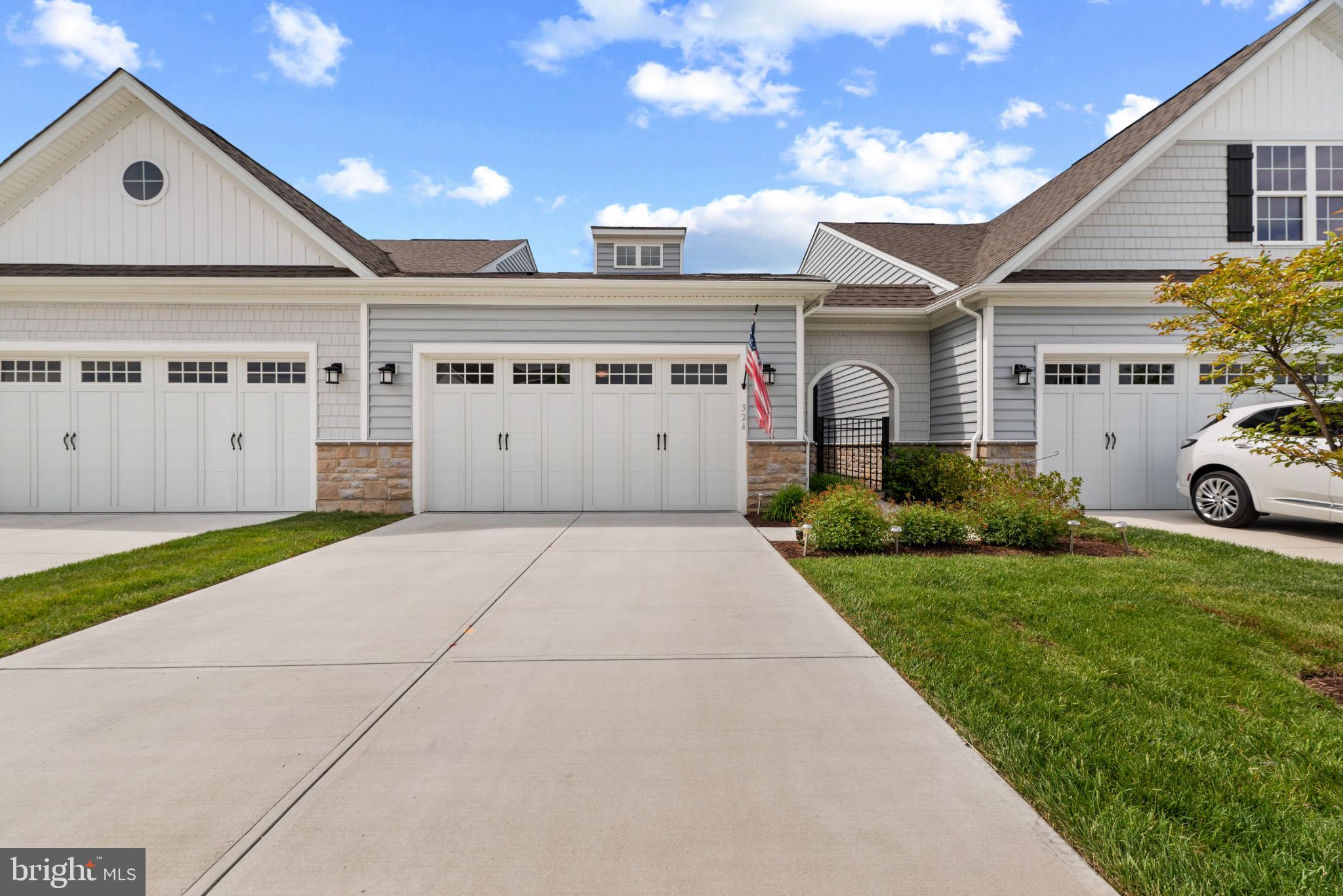 324 MOORINGS CIRCLE 108