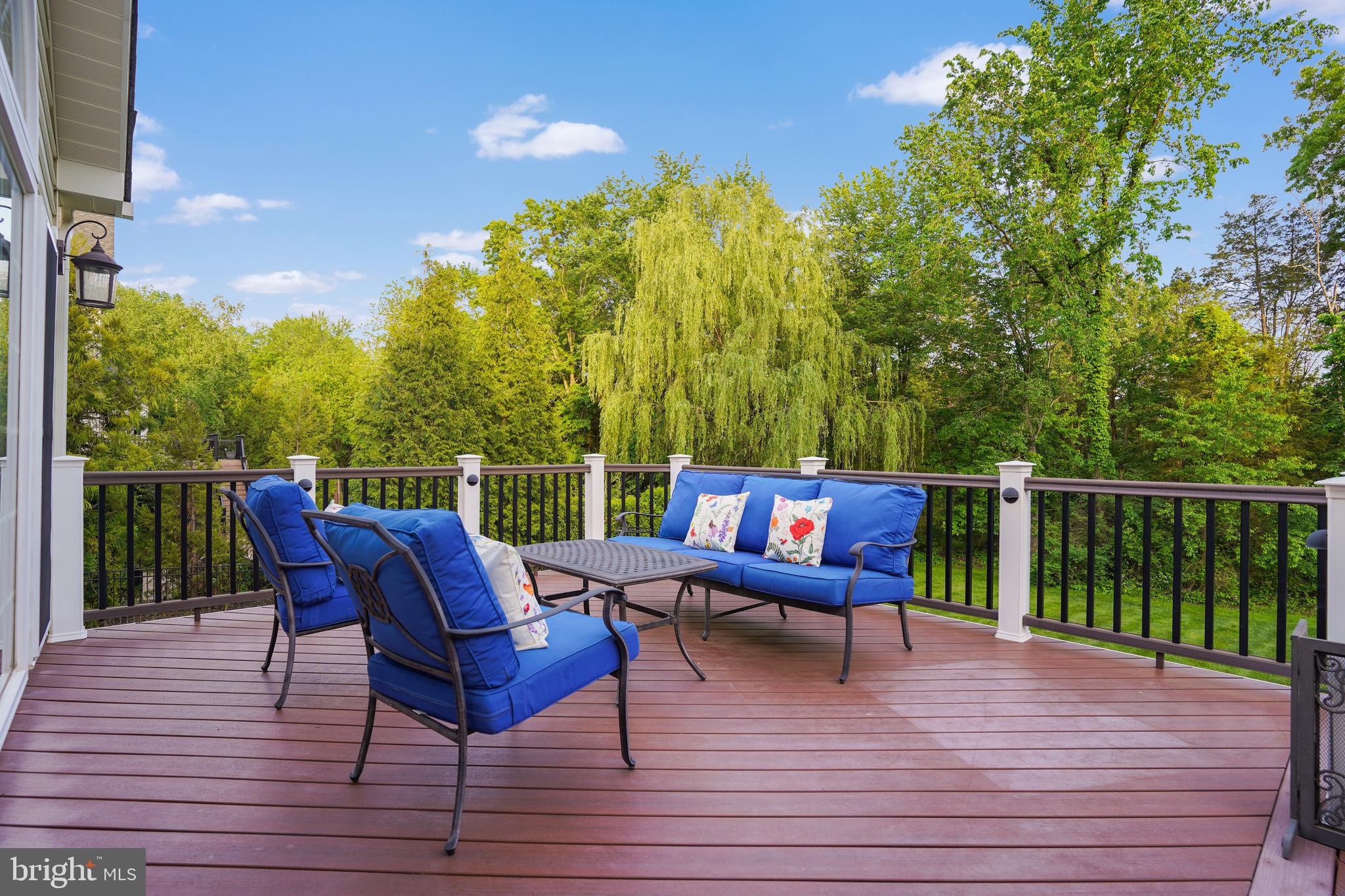 VILLAGE OF WAXPOOL - Residential