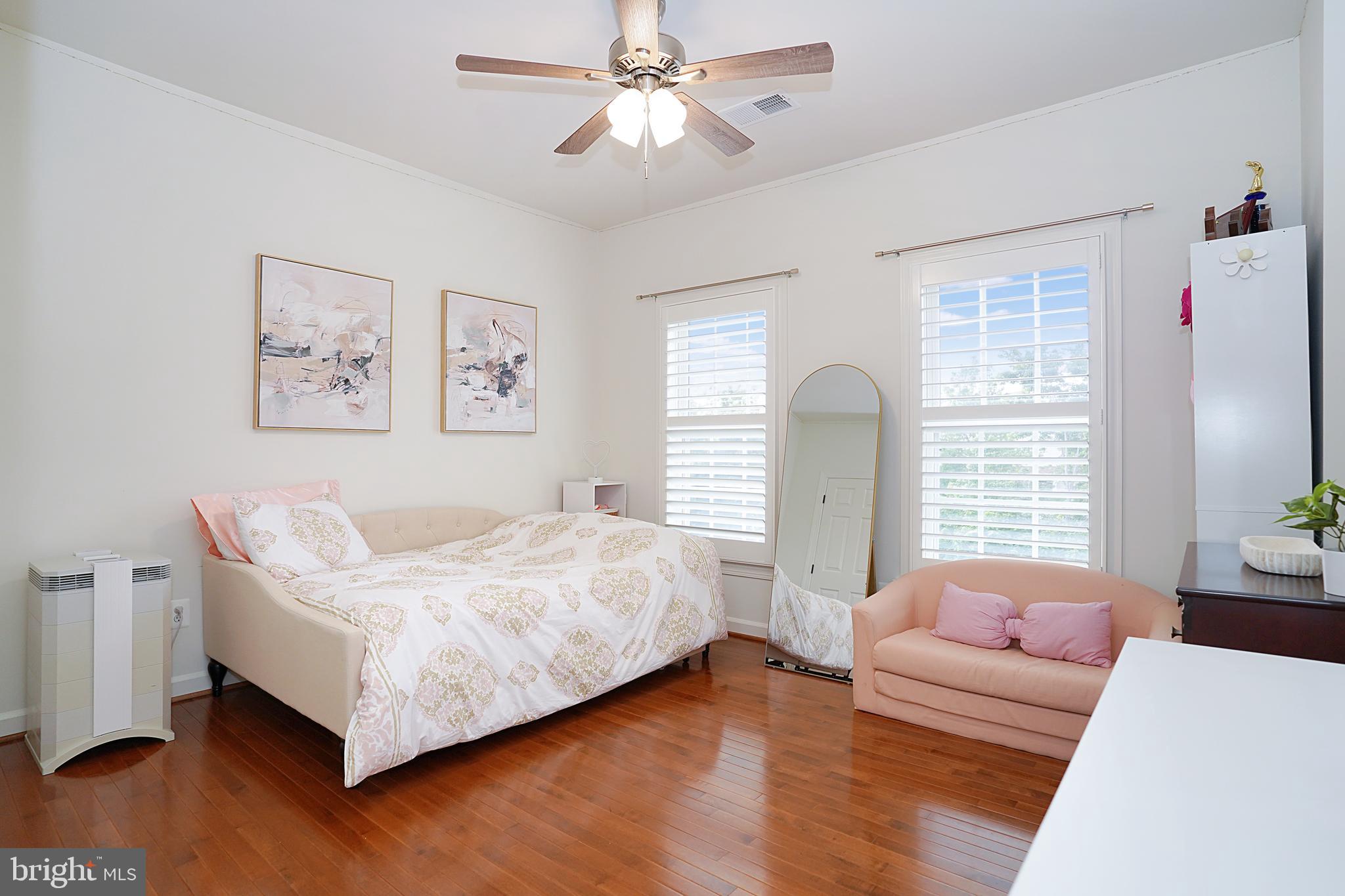 VILLAGE OF WAXPOOL - Residential