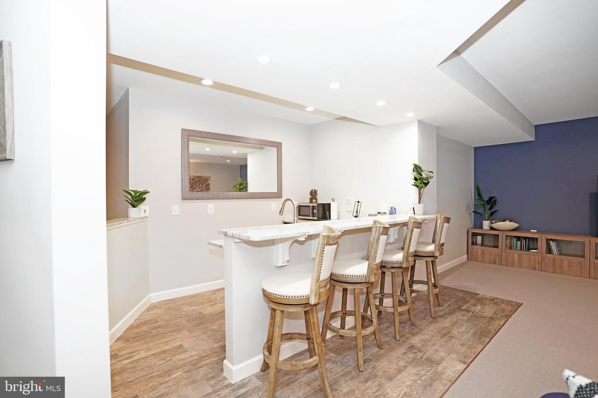 VILLAGE OF WAXPOOL - Residential