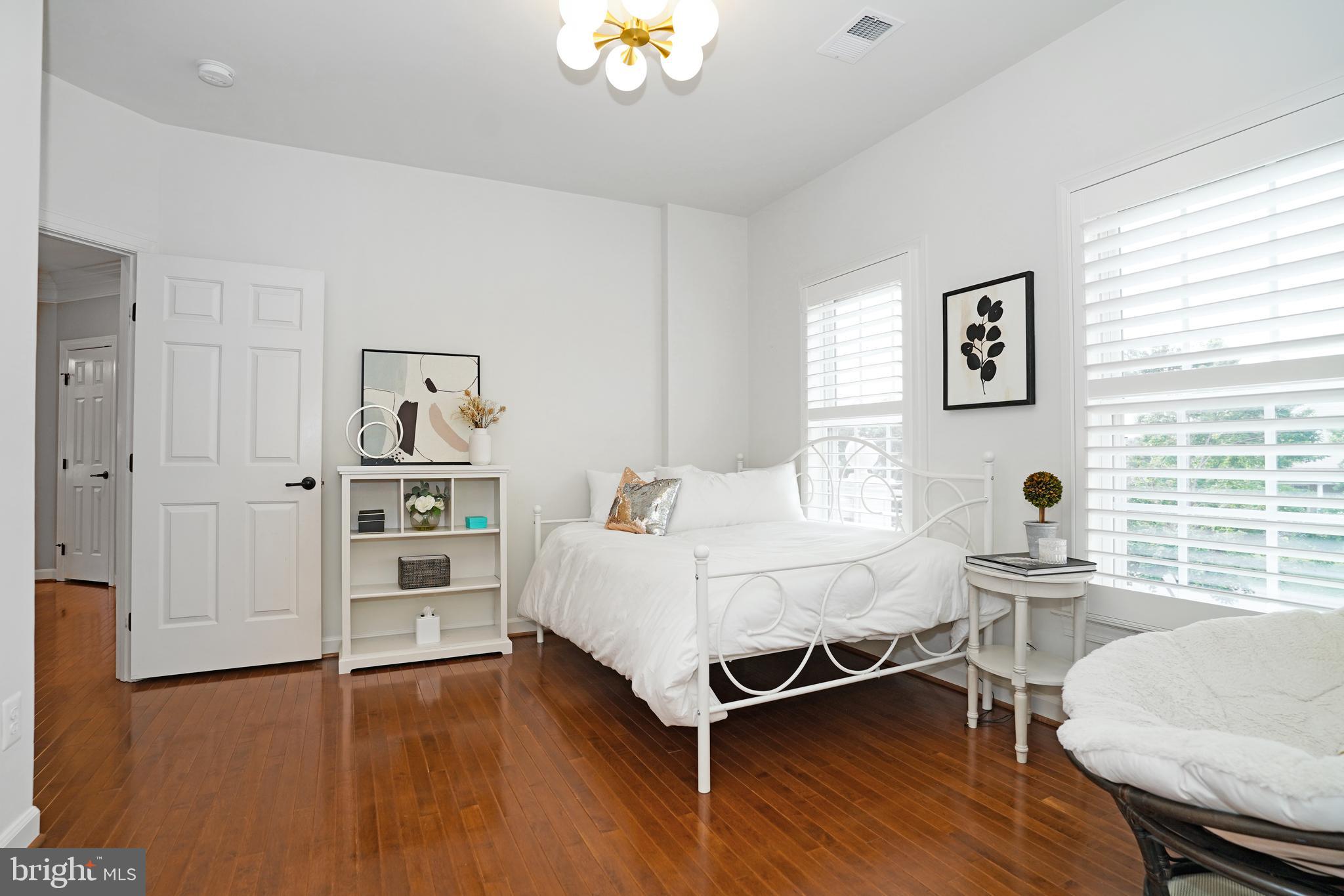 VILLAGE OF WAXPOOL - Residential