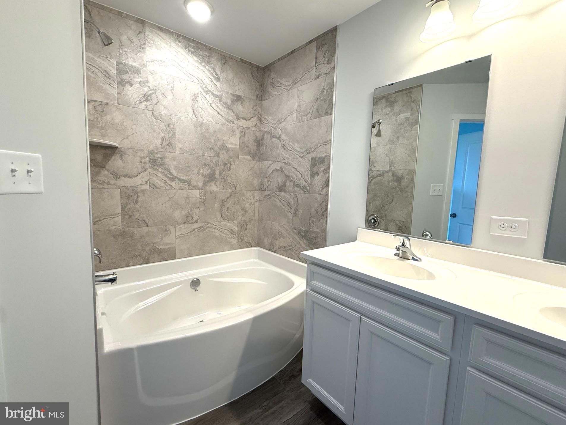 HERITAGE HILLS - Residential