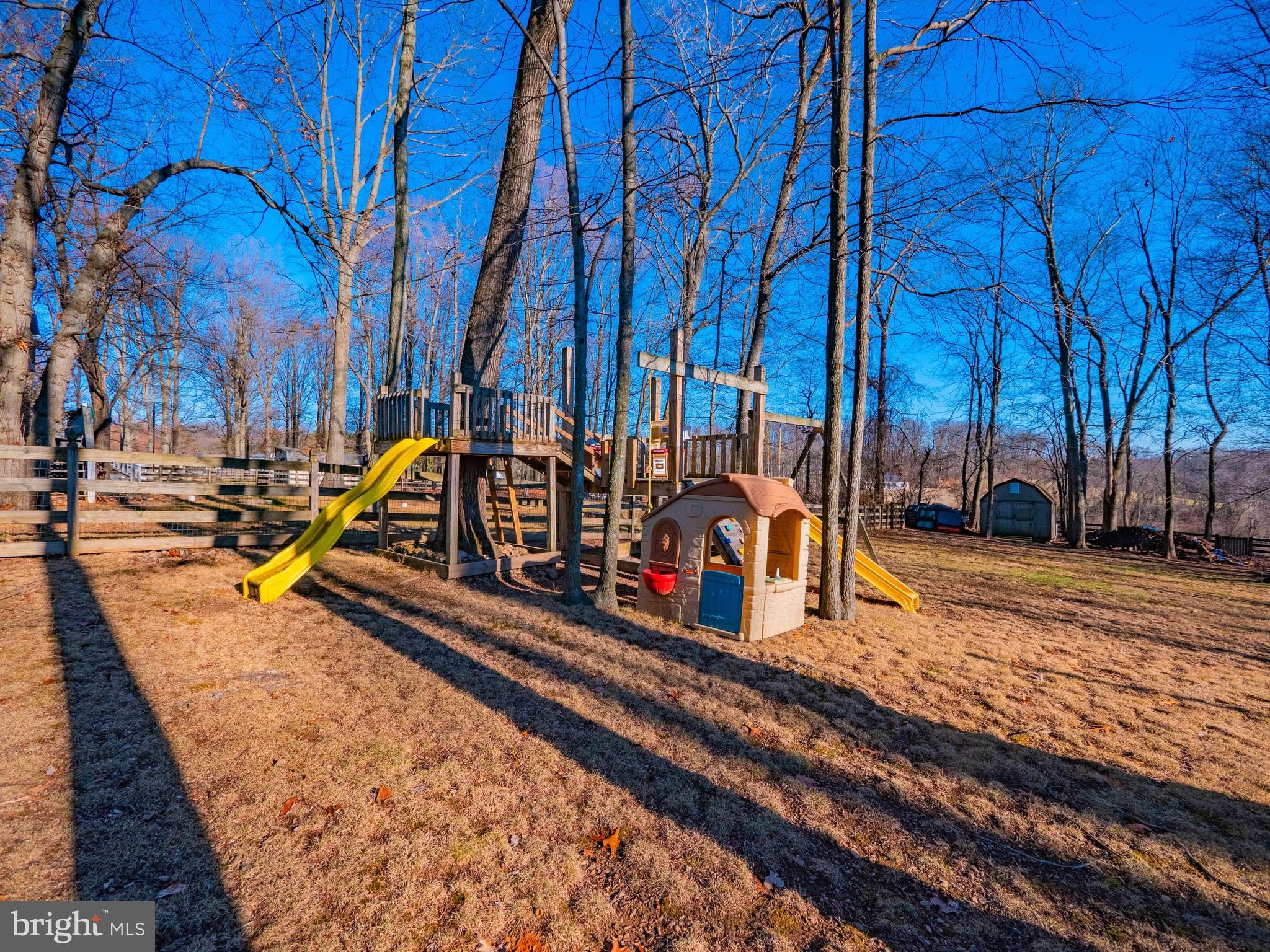 CARRIAGE HILLS - Residential