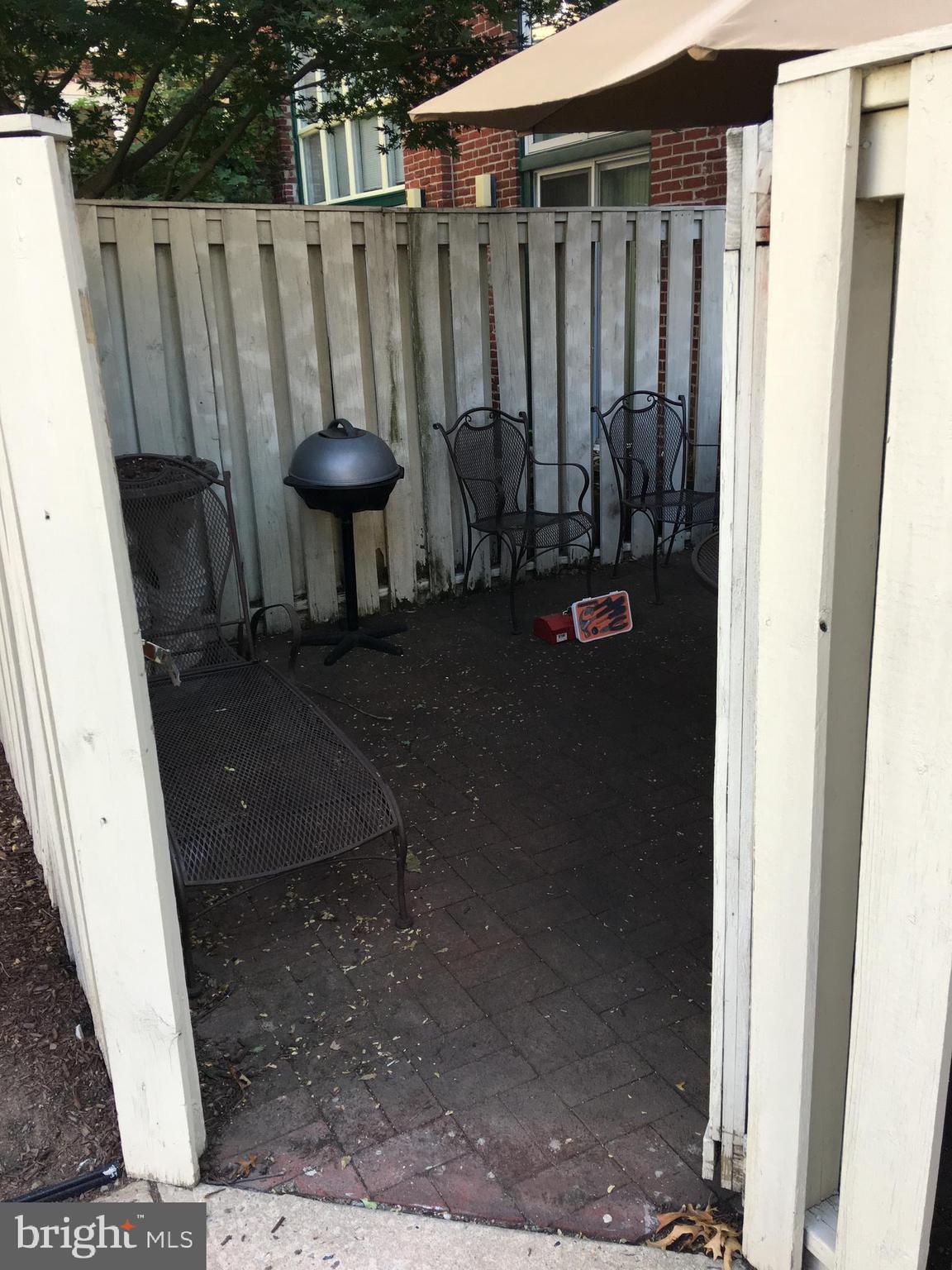 FAIRMOUNT - Residential Lease