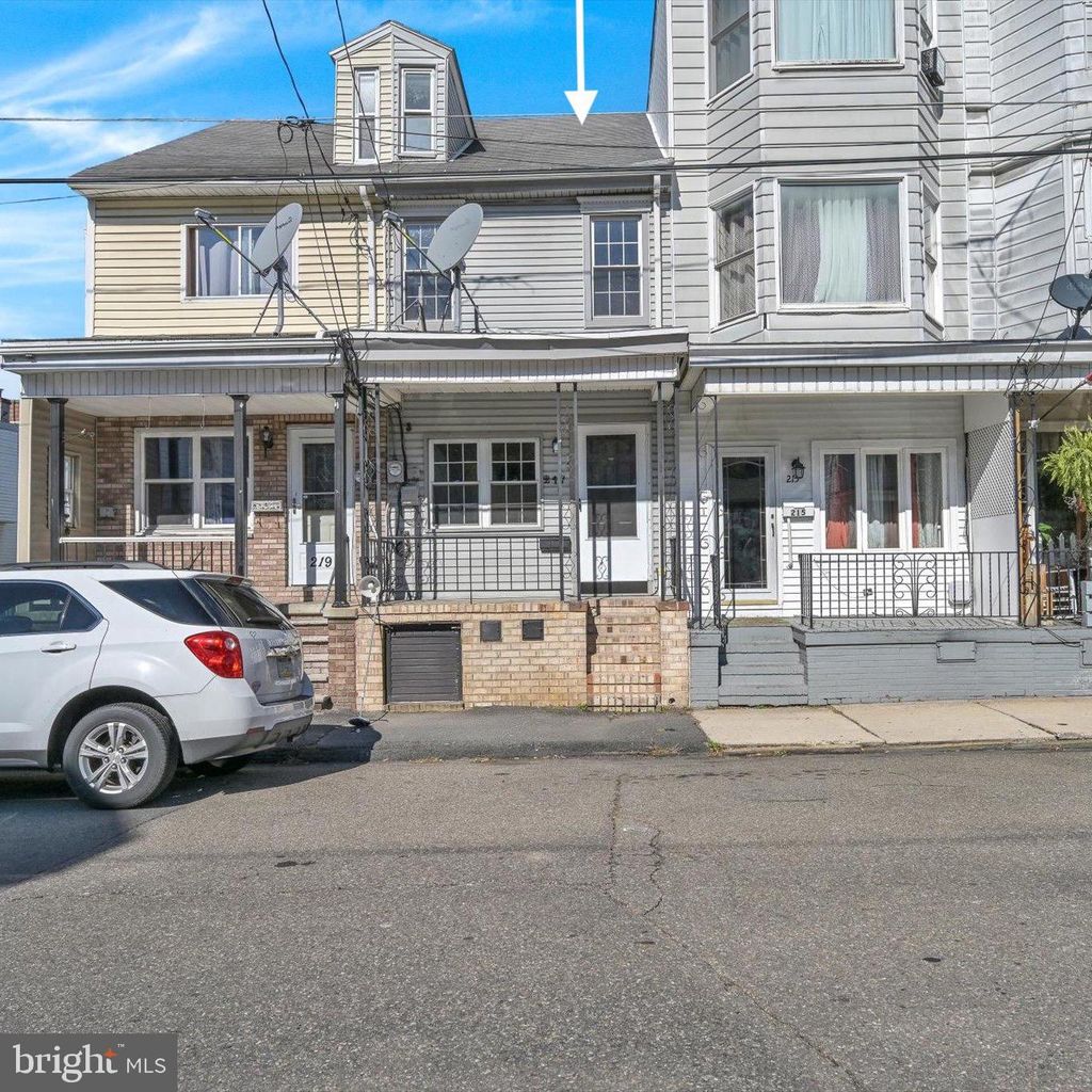 Photo of 217 W Mahanoy, MAHANOY CITY, PA 17948 (MLS # PASK2024082)