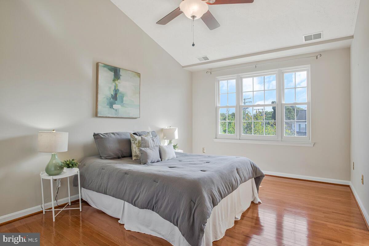 THE PROVINCES - Residential