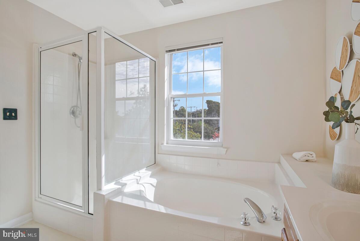 THE PROVINCES - Residential