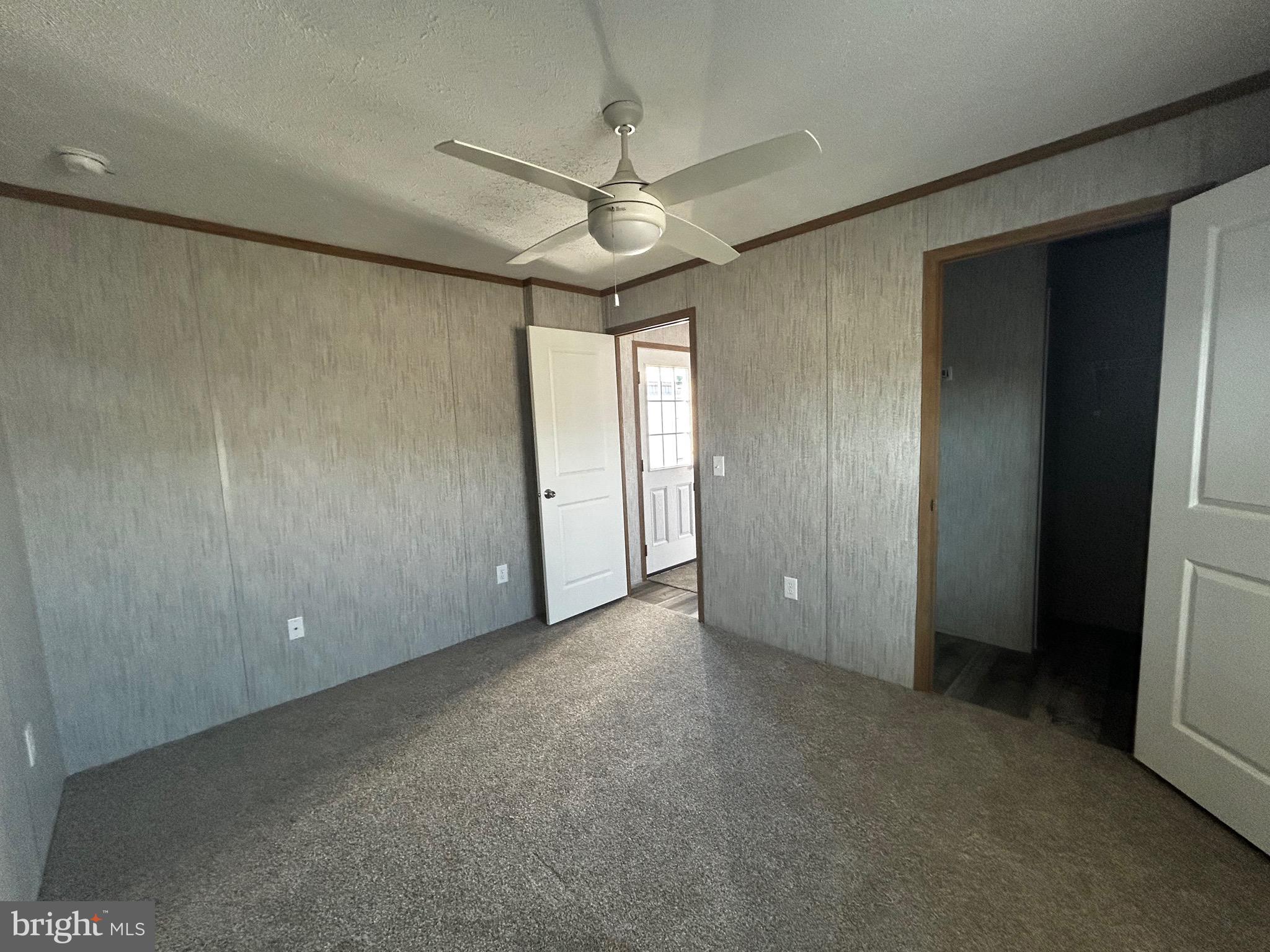 MIDDLE CREEK VILLAGE - Residential