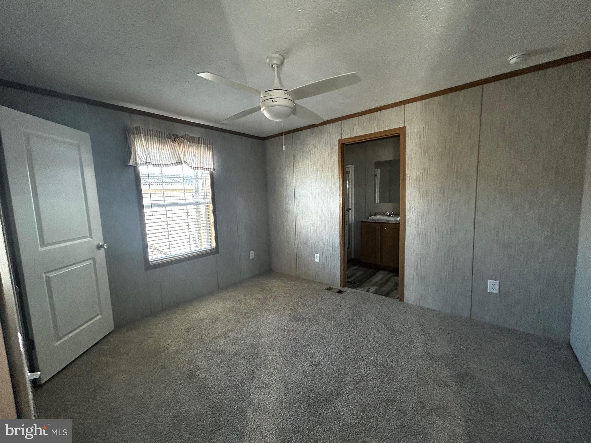 MIDDLE CREEK VILLAGE - Residential