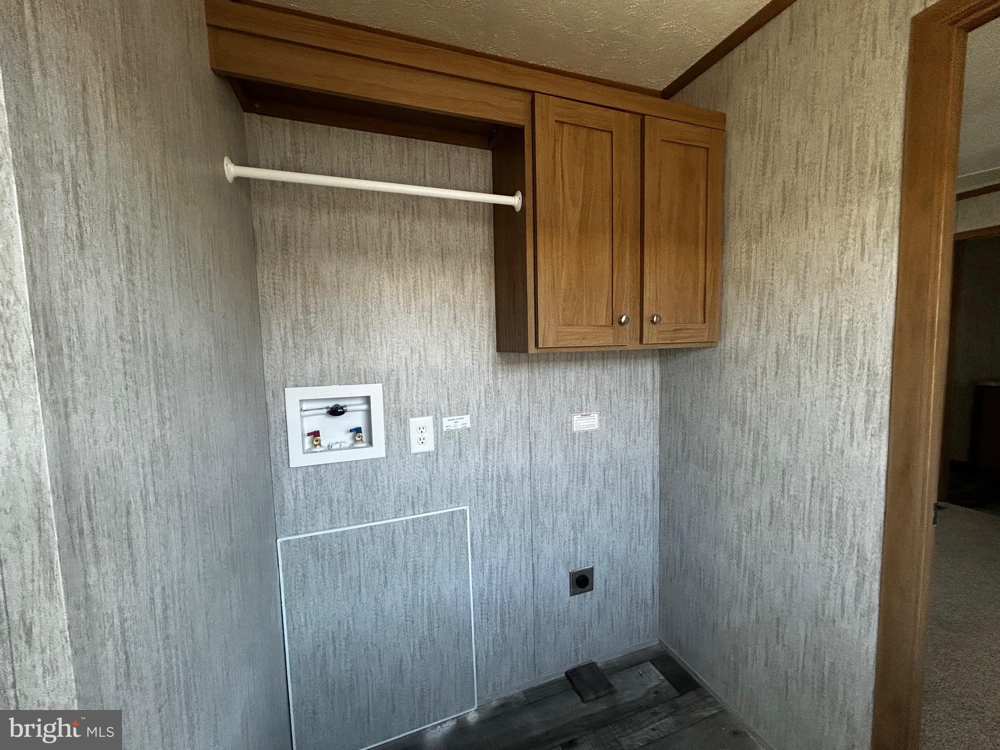 MIDDLE CREEK VILLAGE - Residential