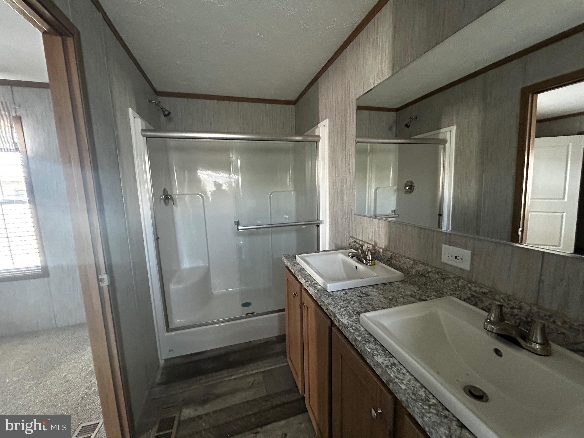 MIDDLE CREEK VILLAGE - Residential