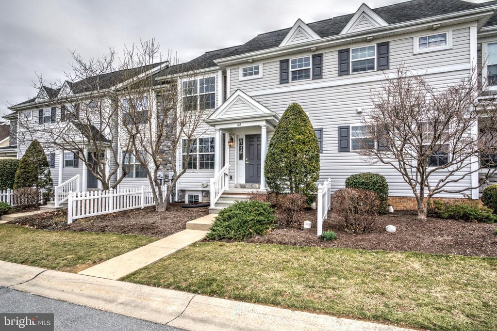 Photo of 616 Wagonwheel Road, LITITZ, PA 17543 (MLS # PALA2065660)