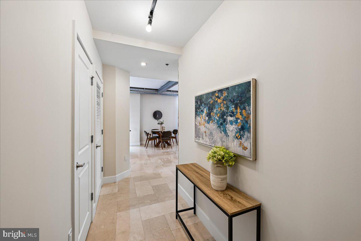 520 JOHN CARLYLE STREET 343