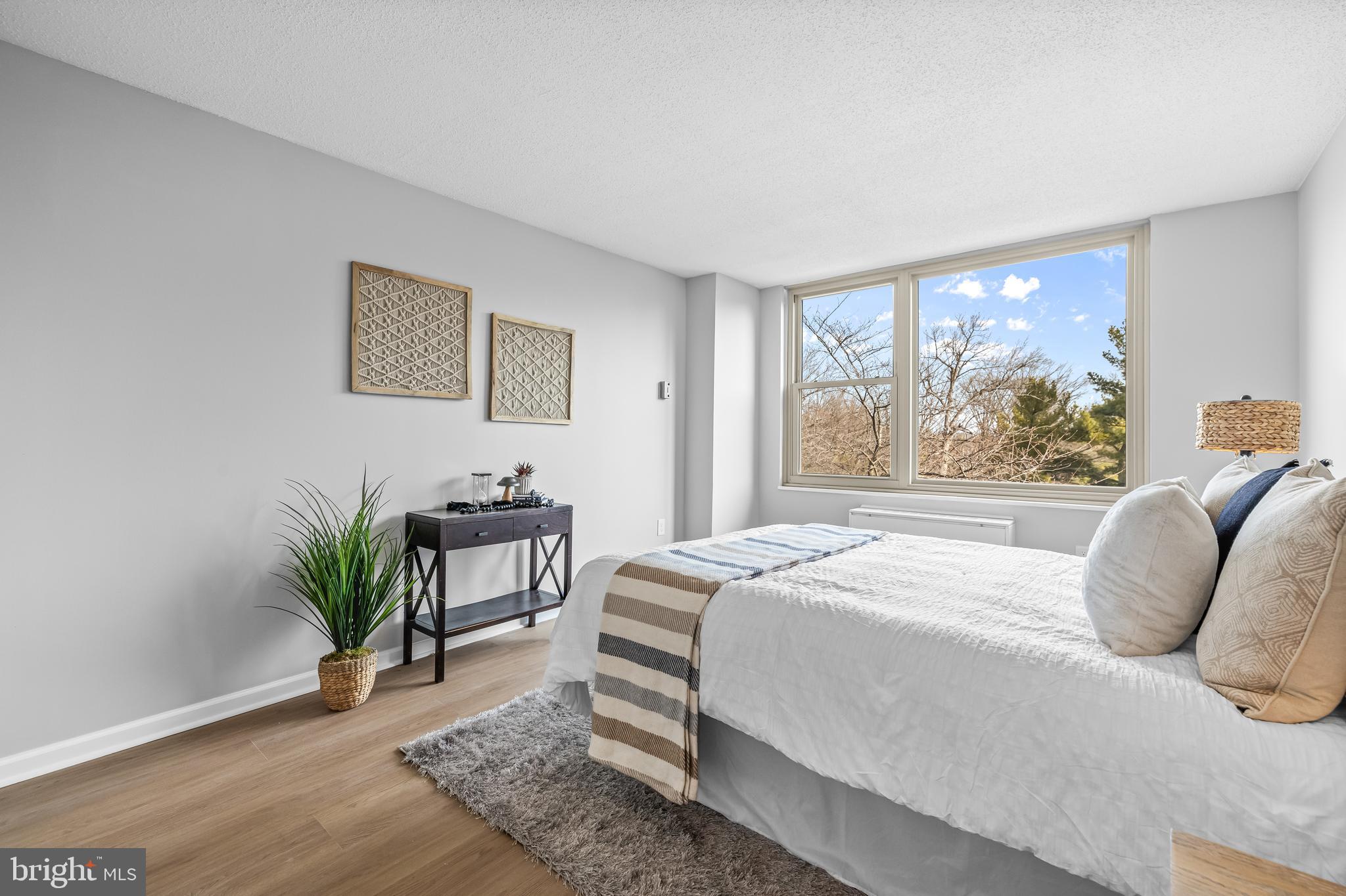 ROLAND PARK - Residential