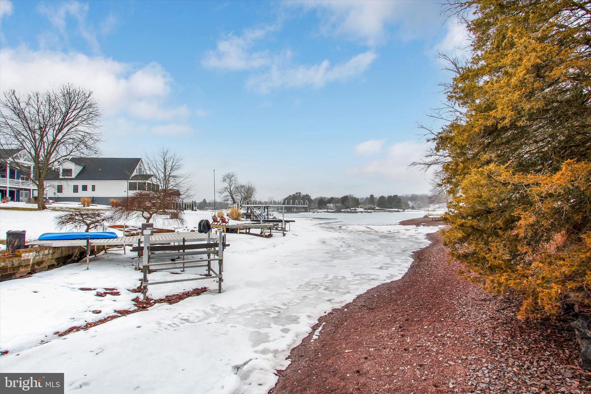 LAKE HERITAGE - Residential