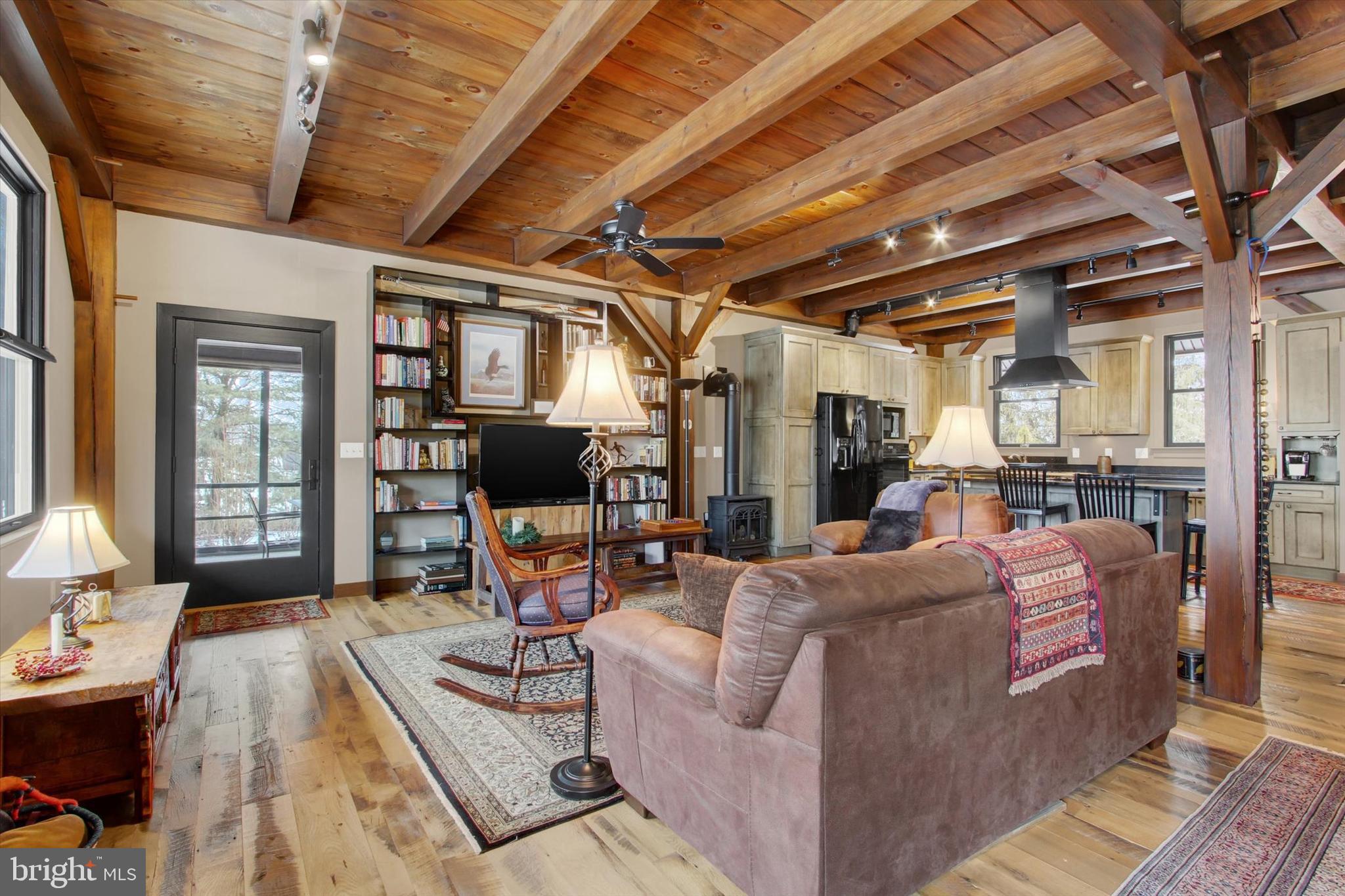 LAKE HERITAGE - Residential