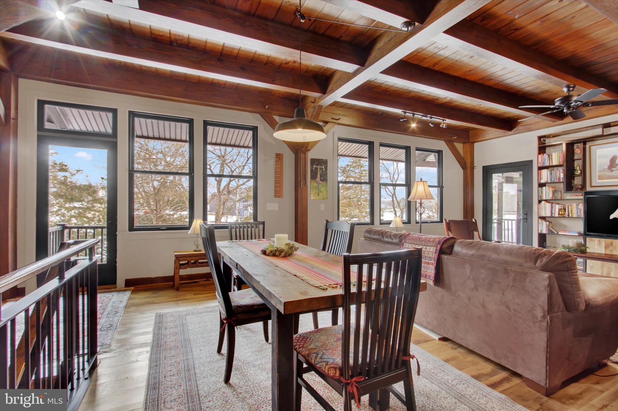 LAKE HERITAGE - Residential