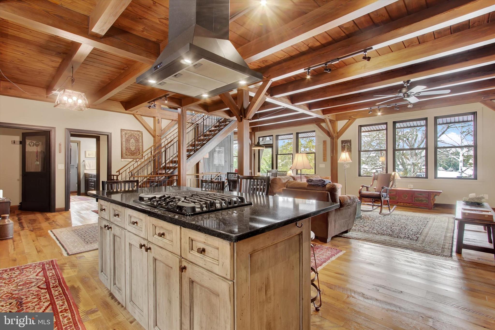 LAKE HERITAGE - Residential