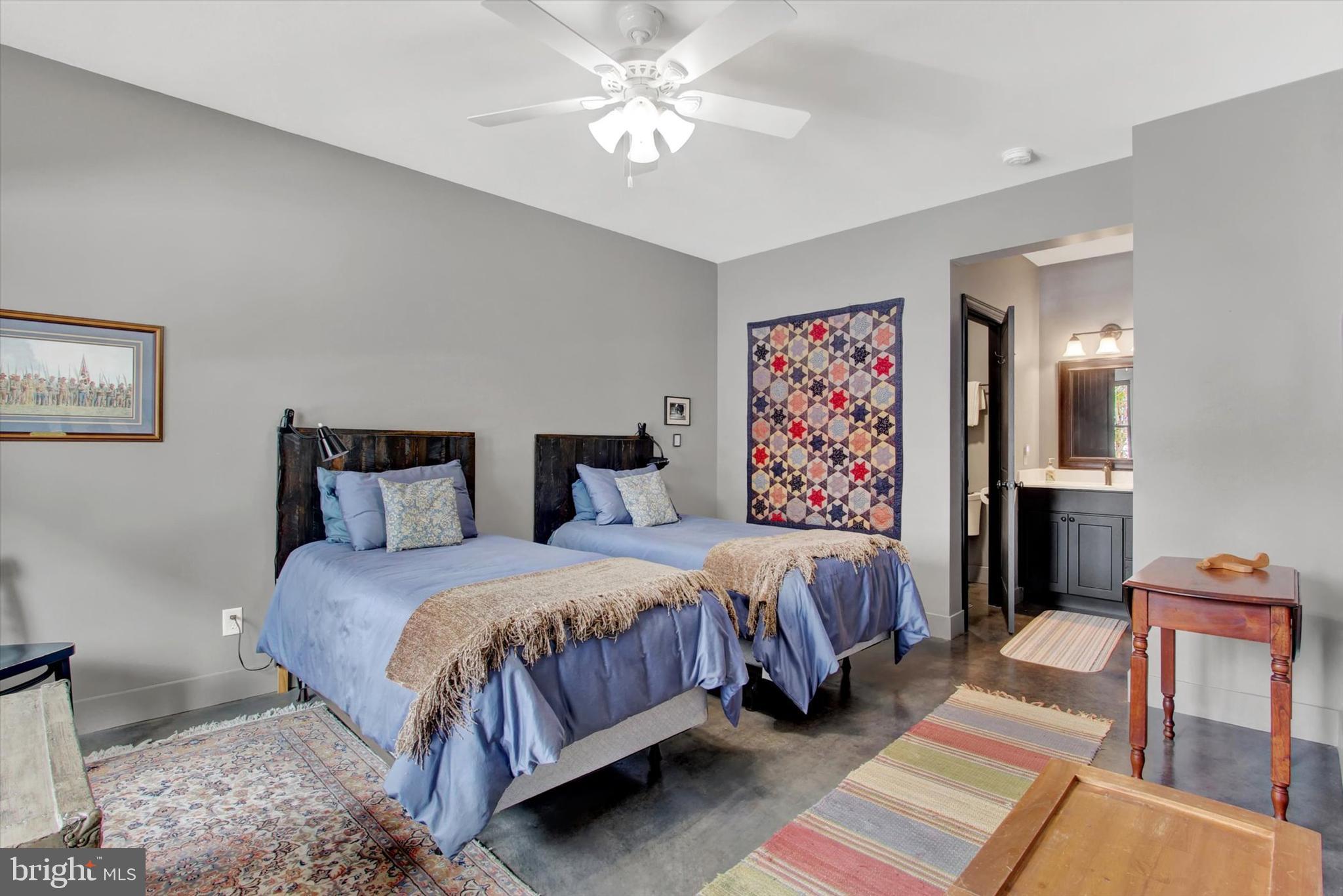 LAKE HERITAGE - Residential